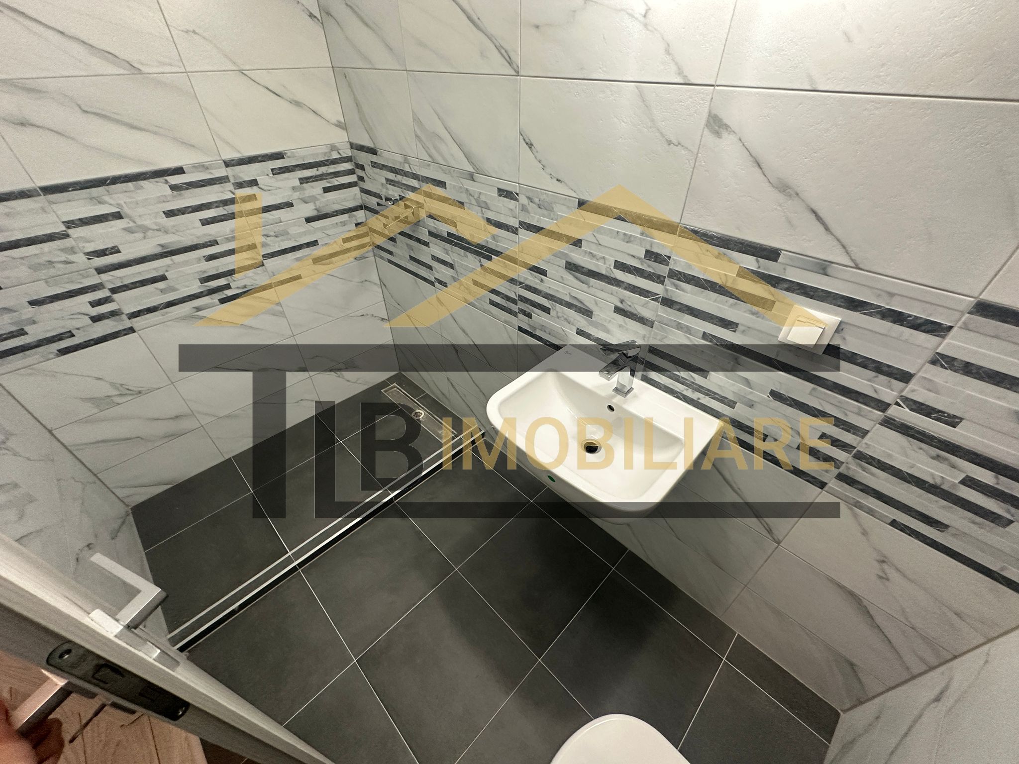 Apartament de 3 camere, 80mp, parcare, Zona Maurer Residence — fotografia 11