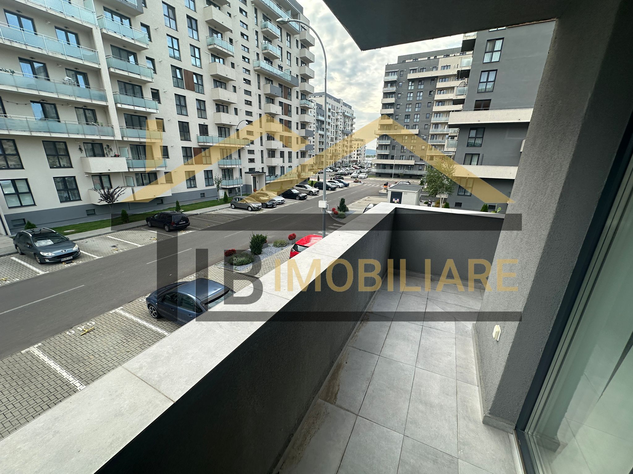 Apartament de 3 camere, 80mp, parcare, Zona Maurer Residence — fotografia 12