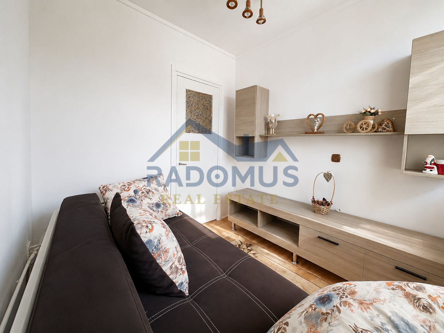 Garsonieră 2 camere | Republicii | 260 €/lună | Etaj 10 — fotografia 2