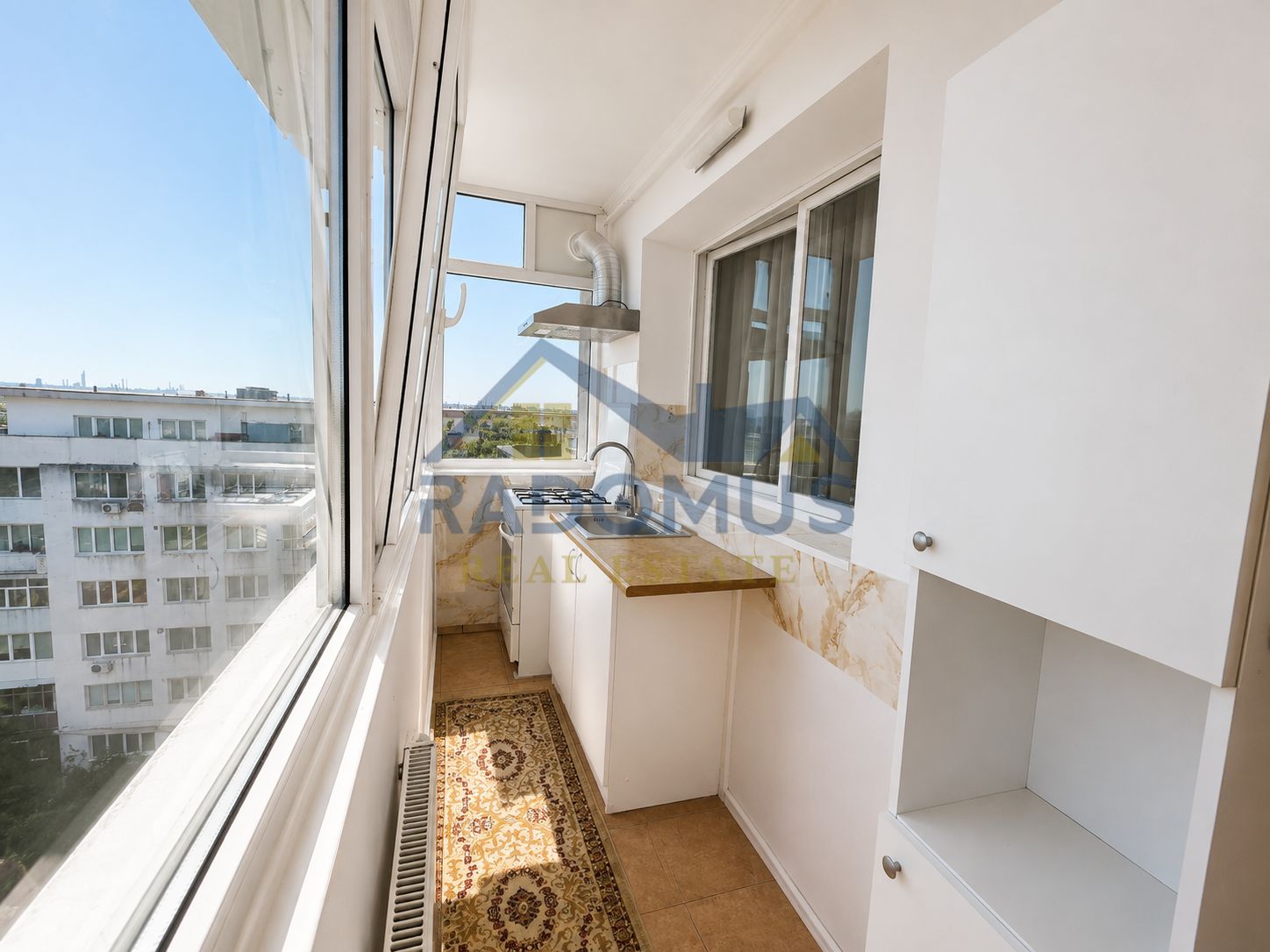 Garsonieră 2 camere | Republicii | 260 €/lună | Etaj 10 — fotografia 3