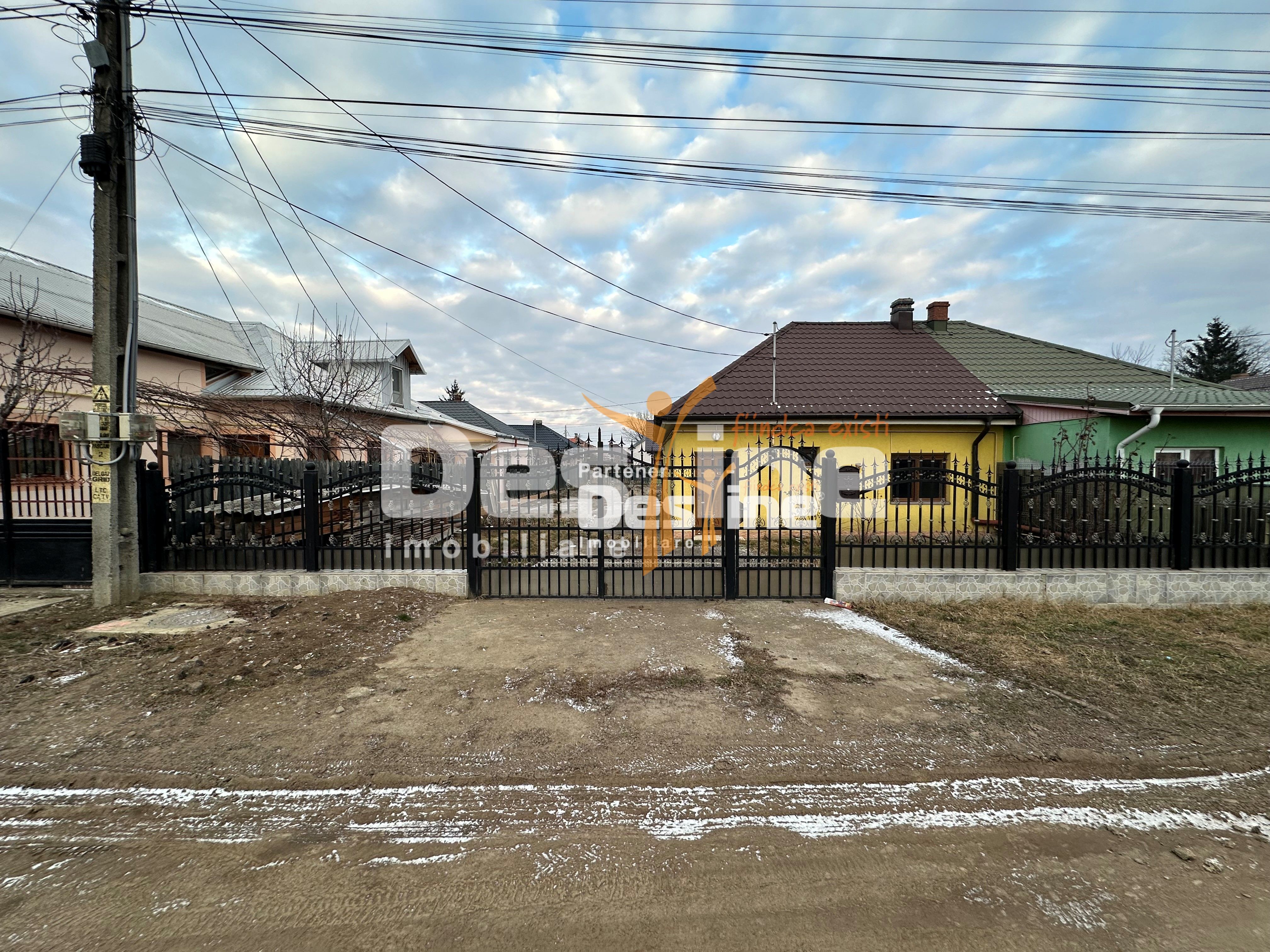 Pașcani - Casă la gri cu teren 450mp, încălzire în pardoseală