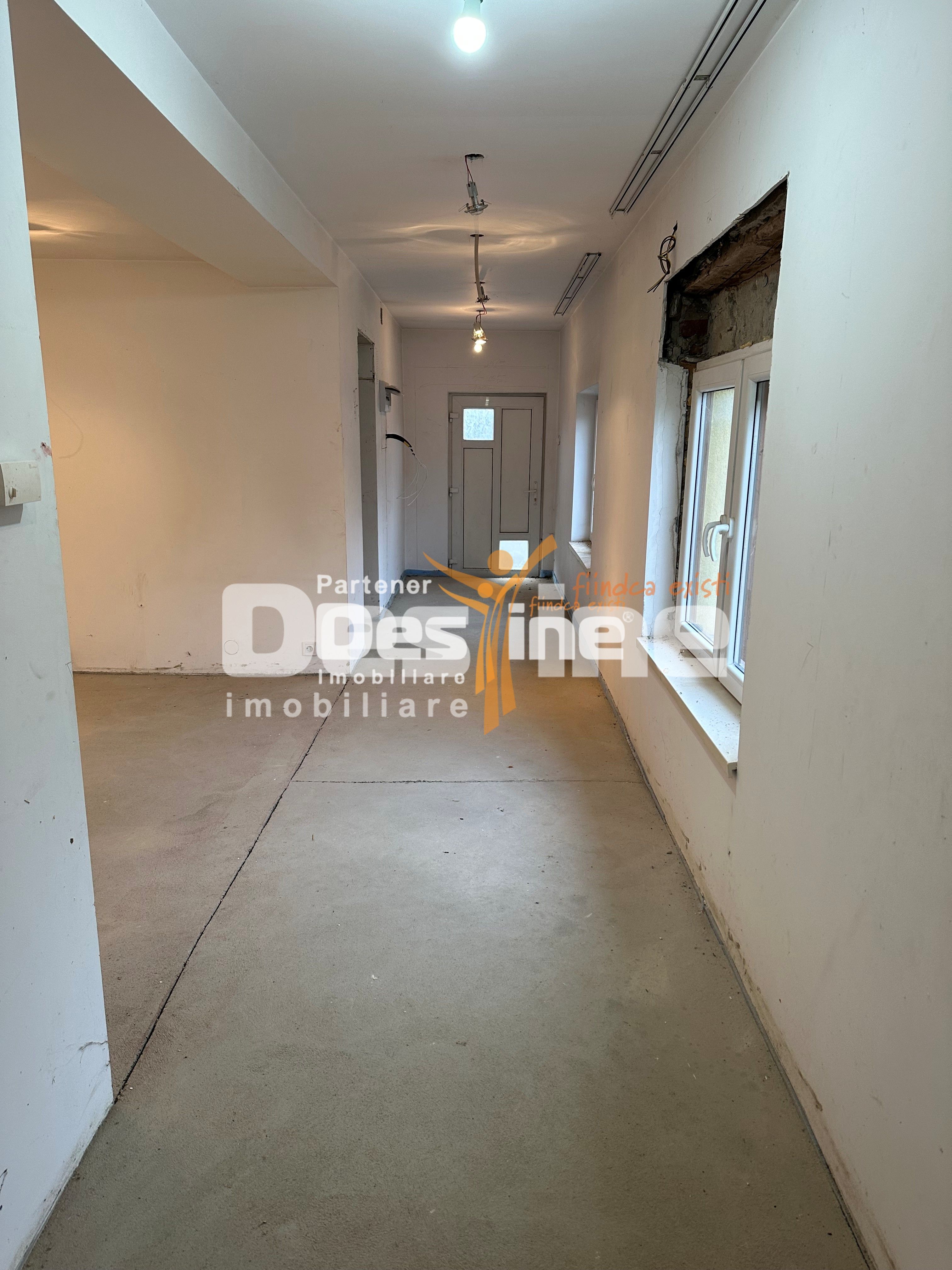 Pașcani - Casă la gri cu teren 450mp, încălzire în pardoseală — fotografia 16