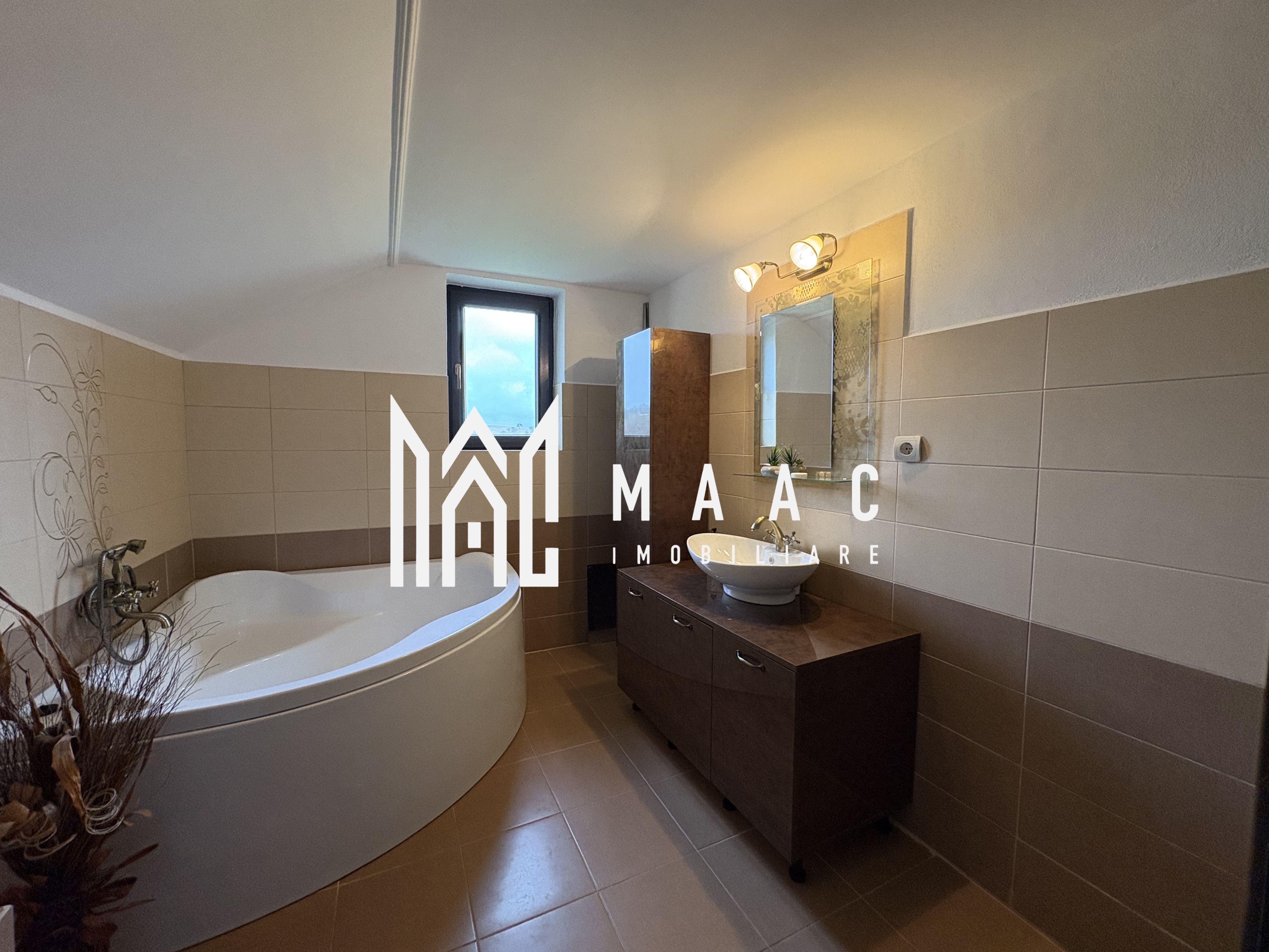 Casa cu 5 camere  I Curte 920 mp  I Tocile — fotografia 10
