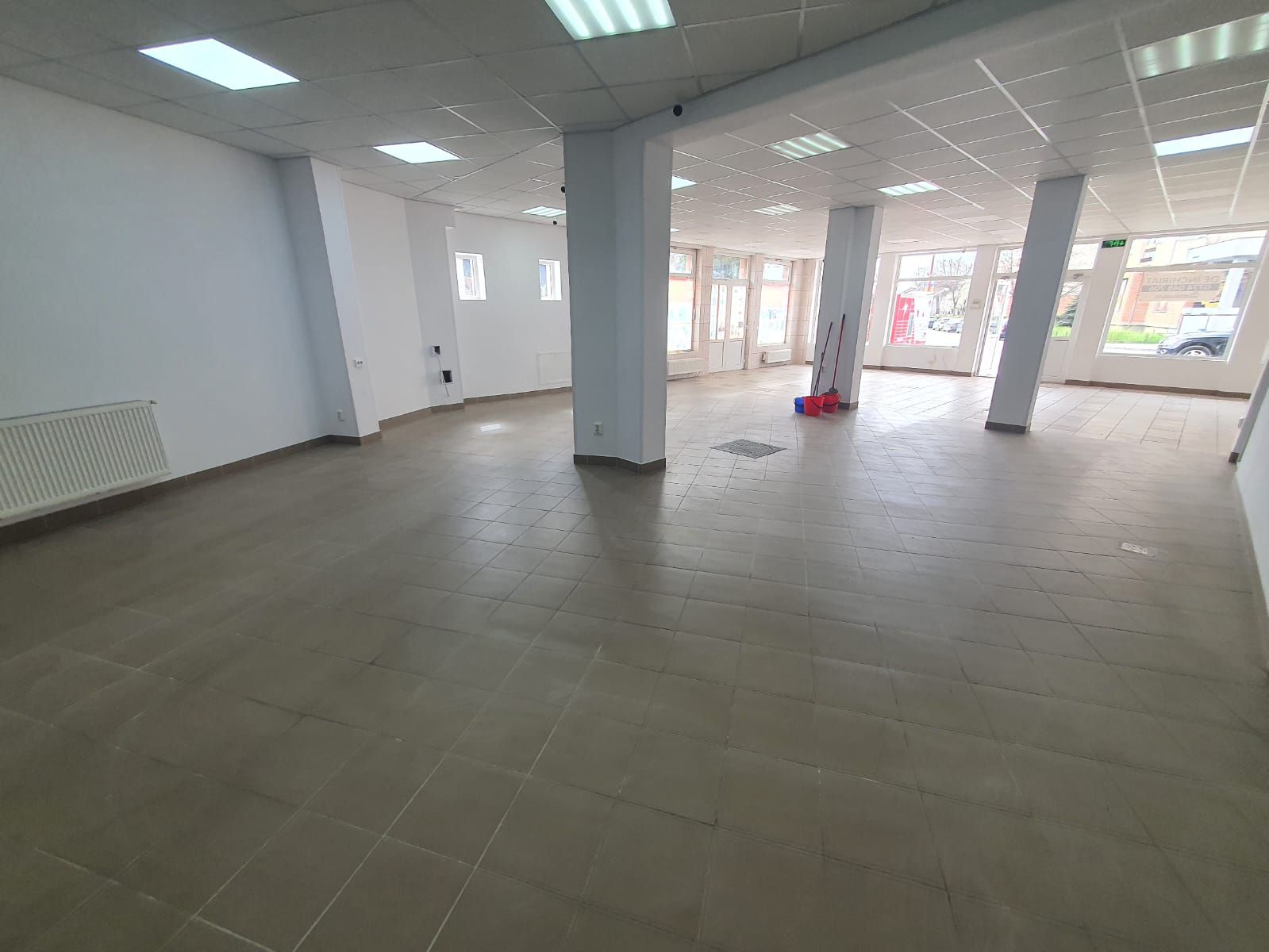 Spatiu comercial 300mp utili+parcari zona Gara Mică 5 eur mp — fotografia 5