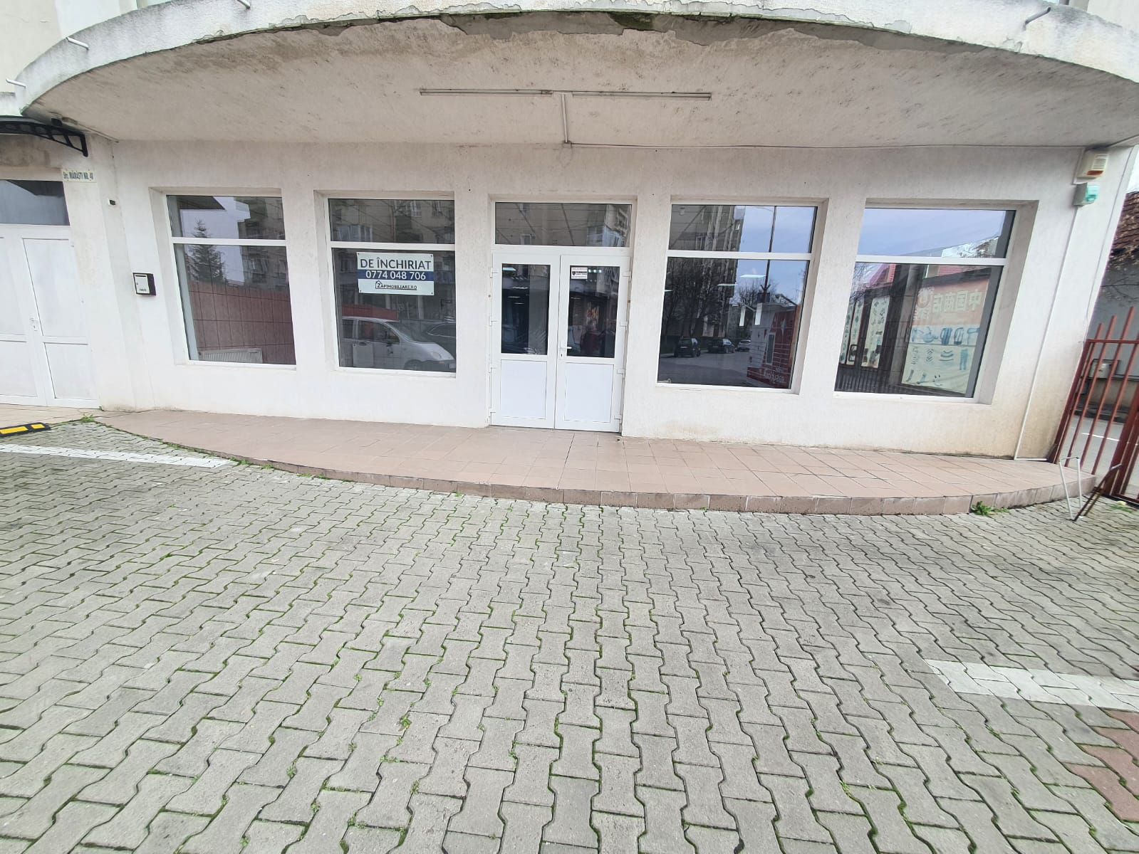 Spatiu comercial 300mp utili+parcari zona Gara Mică 5 eur mp — fotografia 6