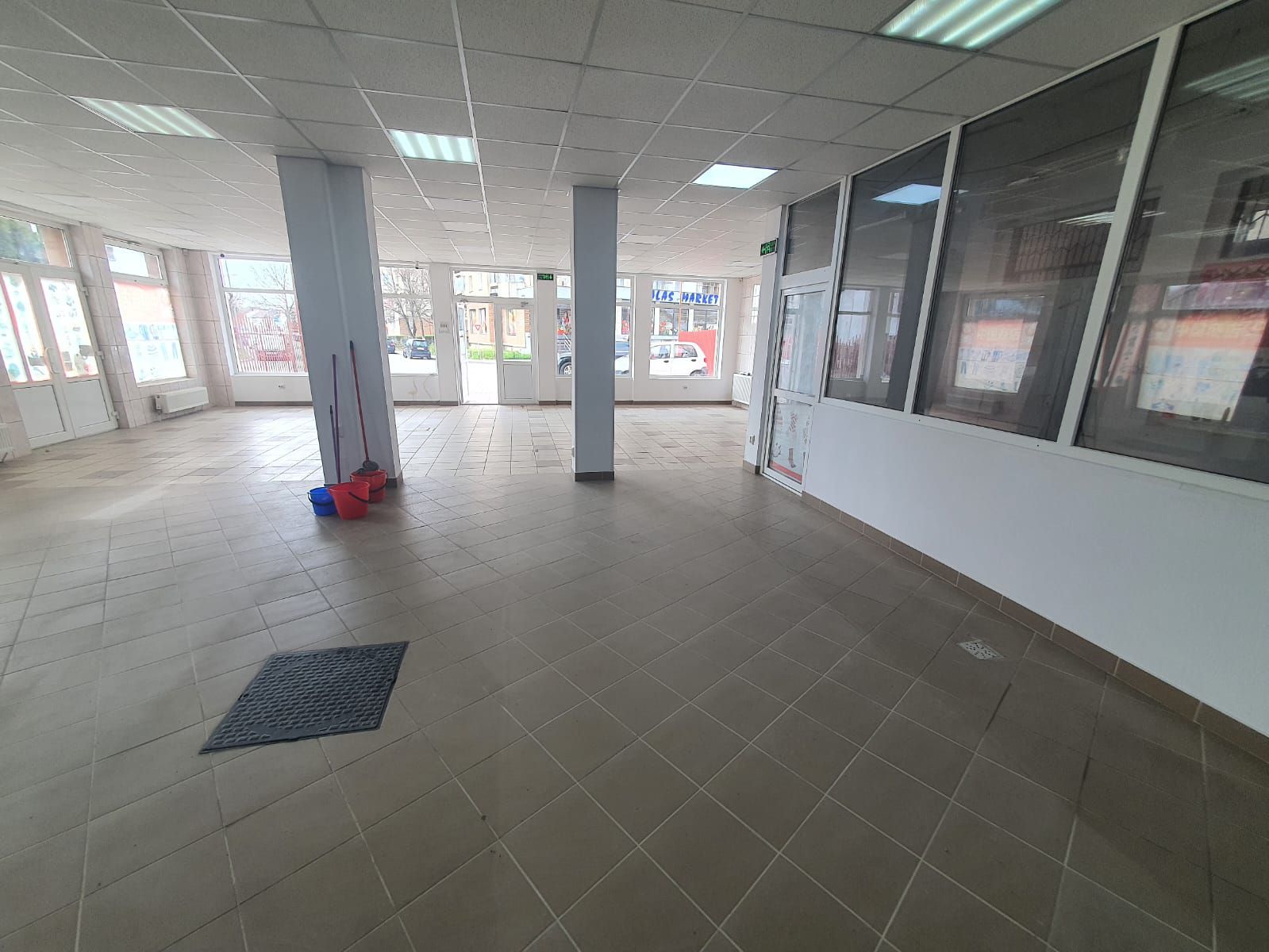 Spatiu comercial 300mp utili+parcari zona Gara Mică 5 eur mp — fotografia 8