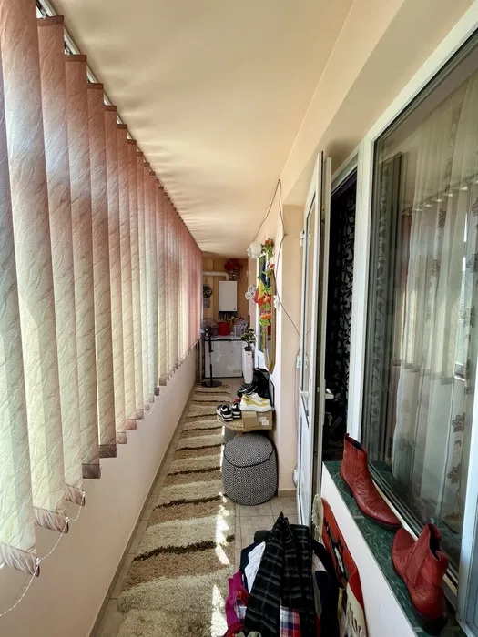 Apartament spațios + garaj sub bloc – zona centrala — fotografia 3