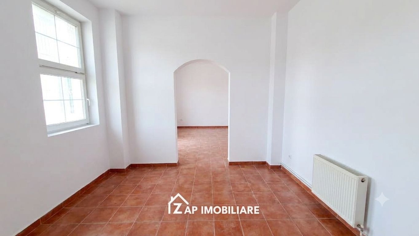 Central - Spațiu Comercial 70 mp Utili - POLI 2 — fotografia 3