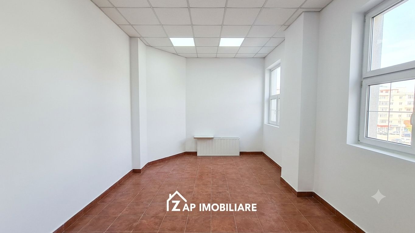 Central - Spațiu Comercial 70 mp Utili - POLI 2 — fotografia 4
