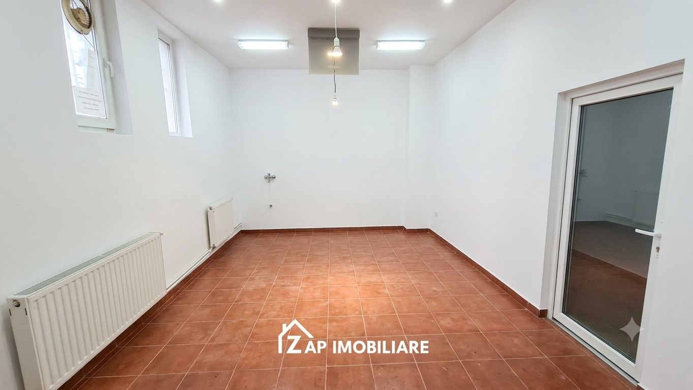Central - Spațiu Comercial 70 mp Utili - POLI 2 — fotografia 5