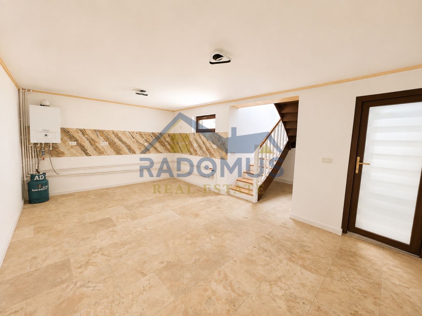 Casă nouă în Boldești-Scăeni | 180 mp utili | Terasă 23 mp — fotografia 11