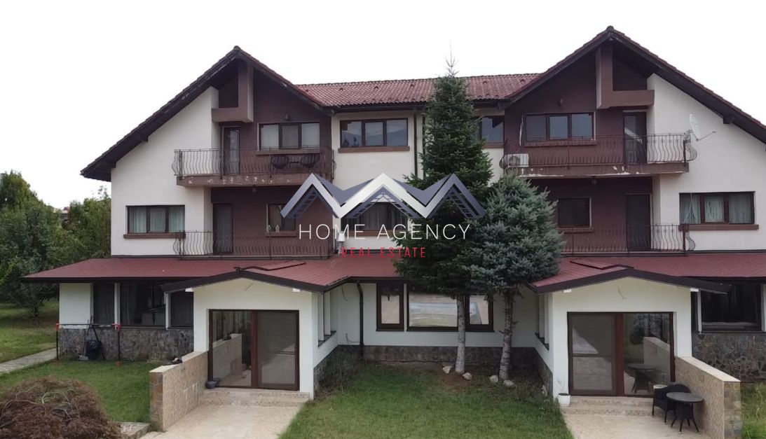 Domeniu privat în Corbeanca – 2 vile, 3.278 mp teren, piscină — fotografia 3