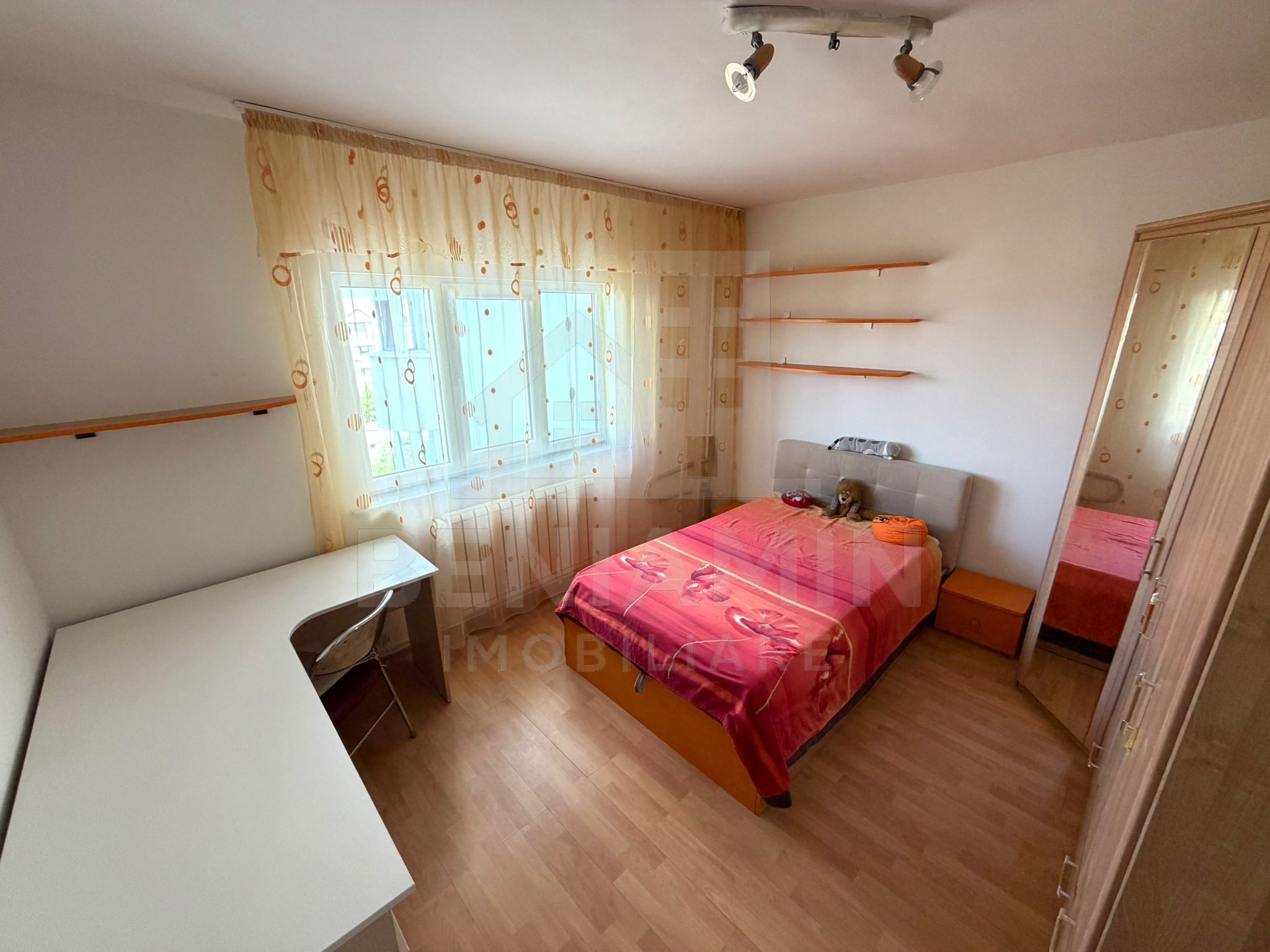 Apartament de 3 camere decomandat 74mp etaj 5 -centrala - Brazda — fotografia 3