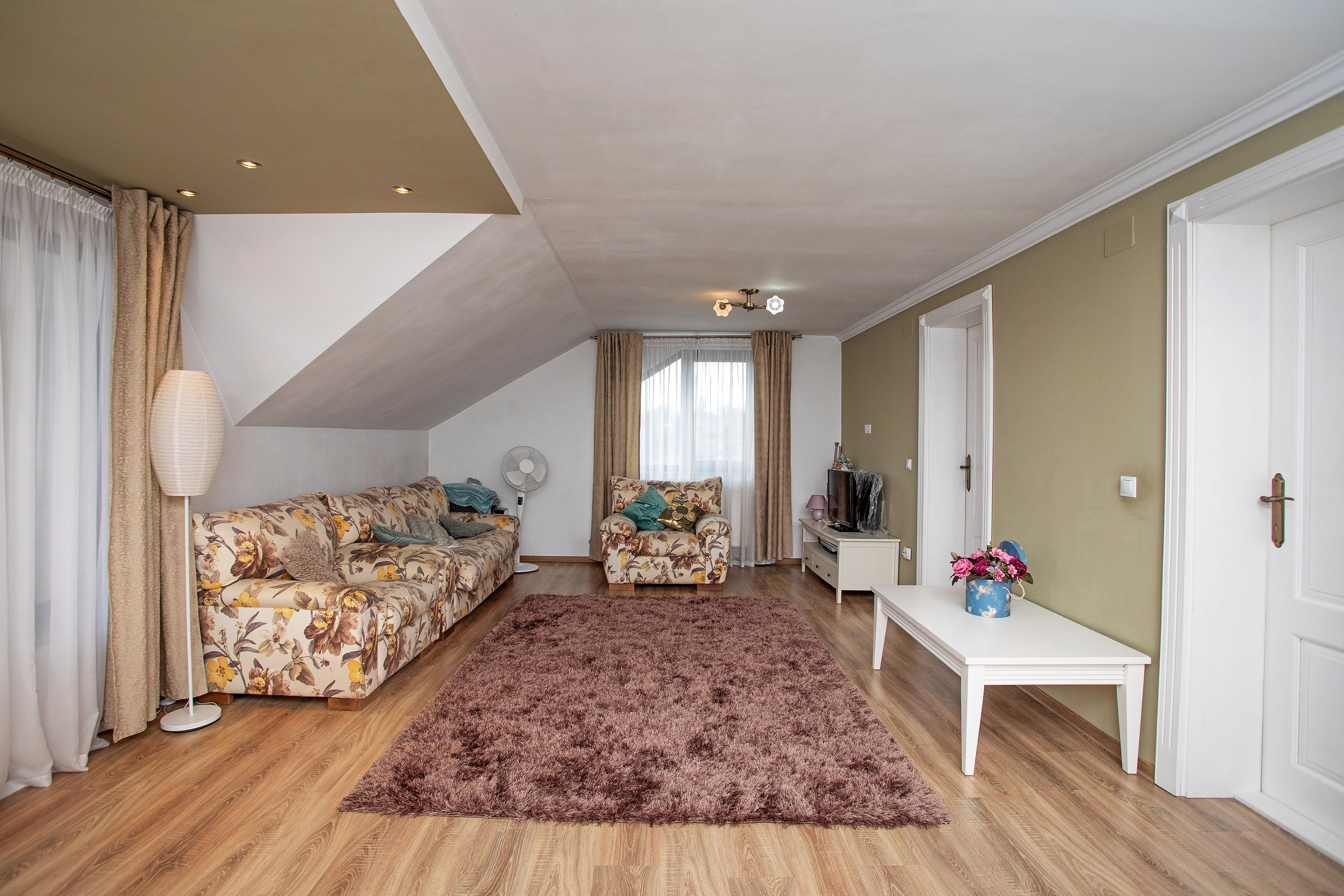 Vilă P+M, Clujului, 190 mp, teren 520 mp, singur în curte. 225 000 E — fotografia 33