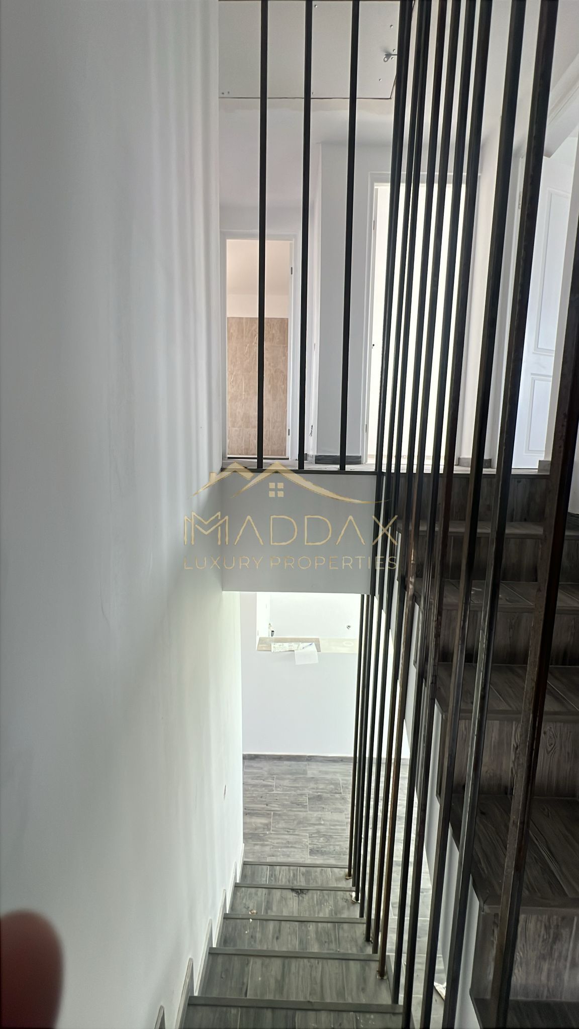 Vila moderna 4 camere // 114 // teren 440mp / Tunari/ Localitatea Dimieni — fotografia 12