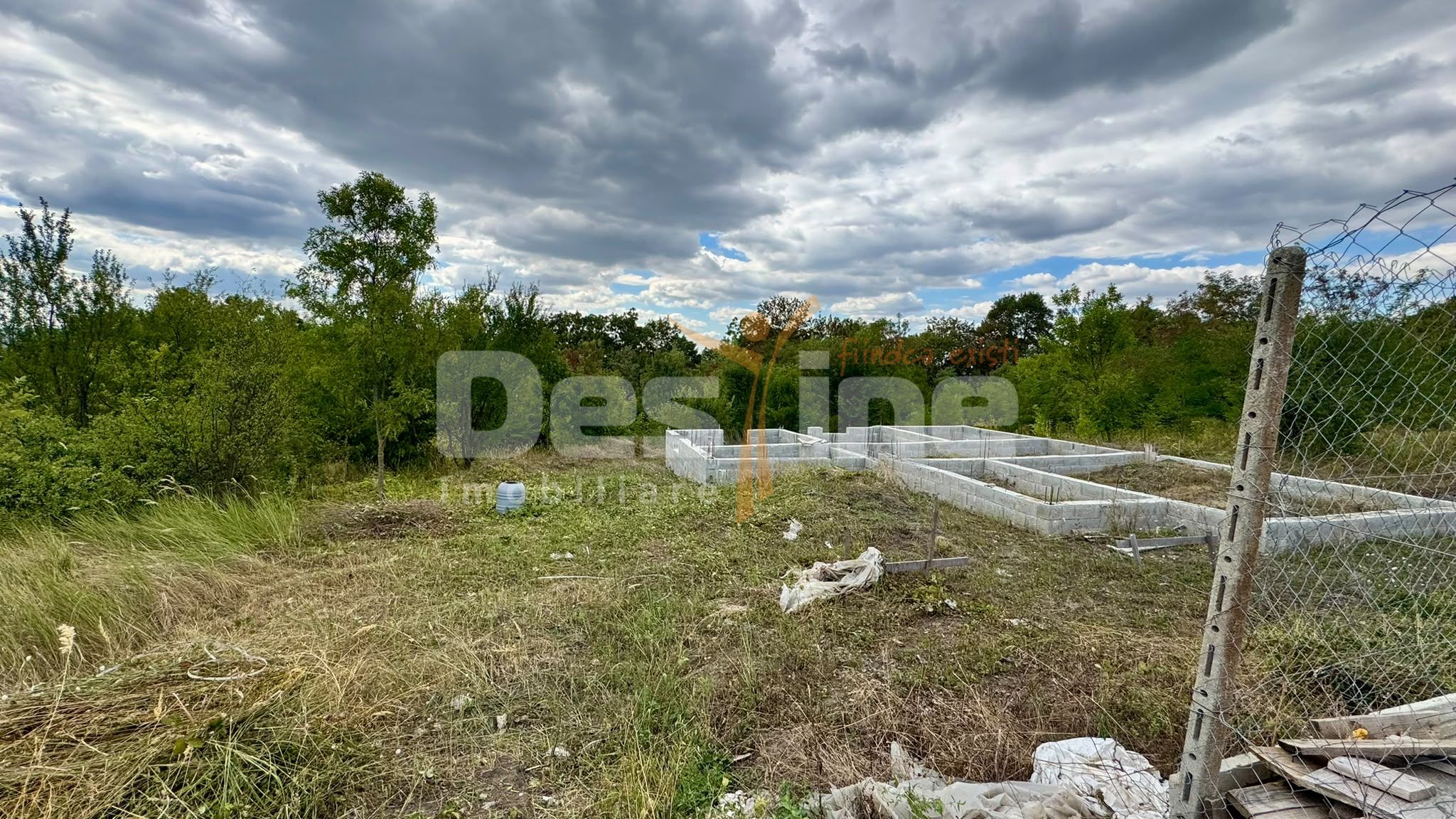 Teren intravilan cu fundatie - Strada Dimitrie Cantemir — fotografia 3