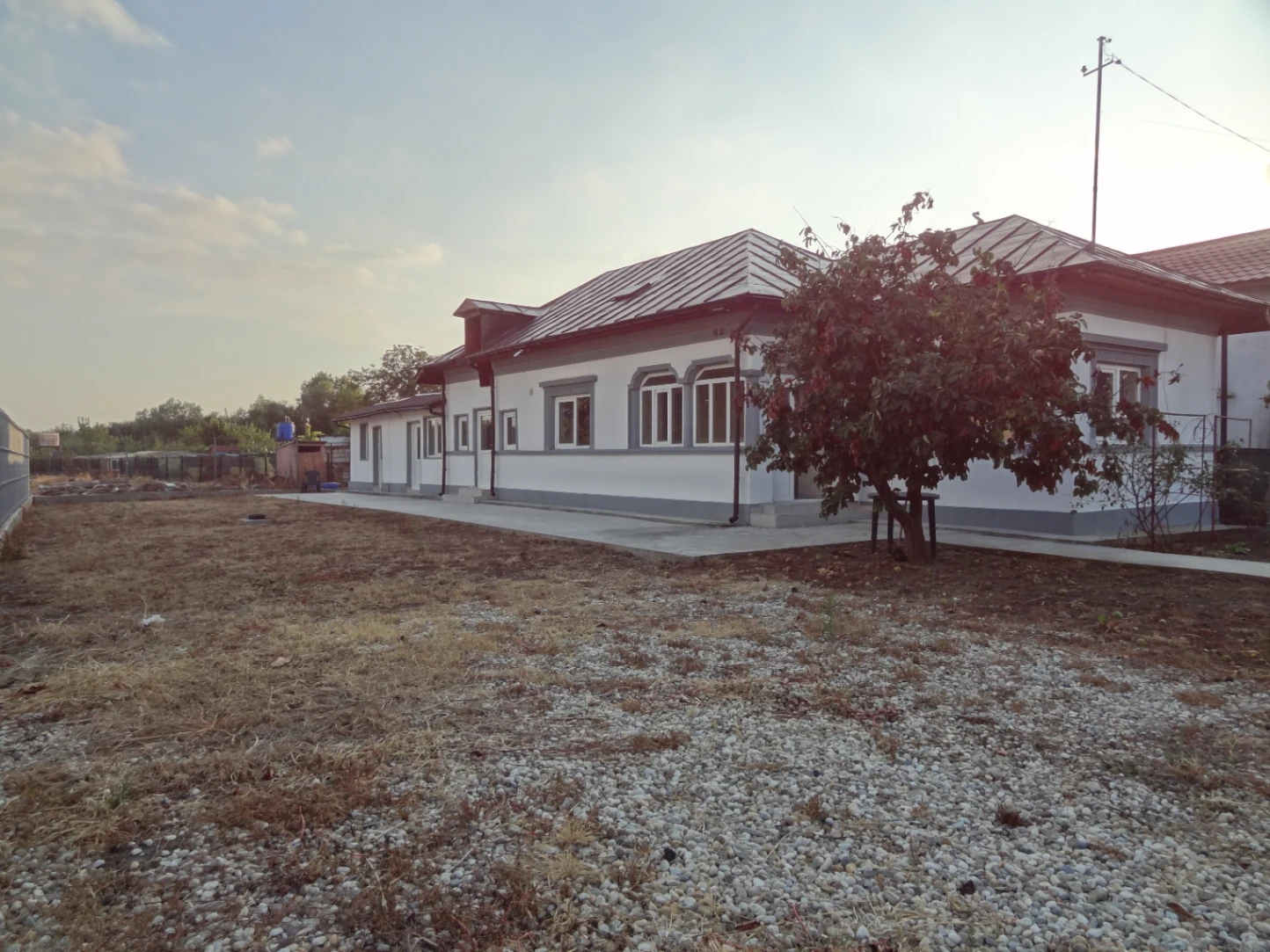 PROPRIETAR – Casă individuală renovată, 5 camere, teren 543 mp – Domnești — fotografia 3