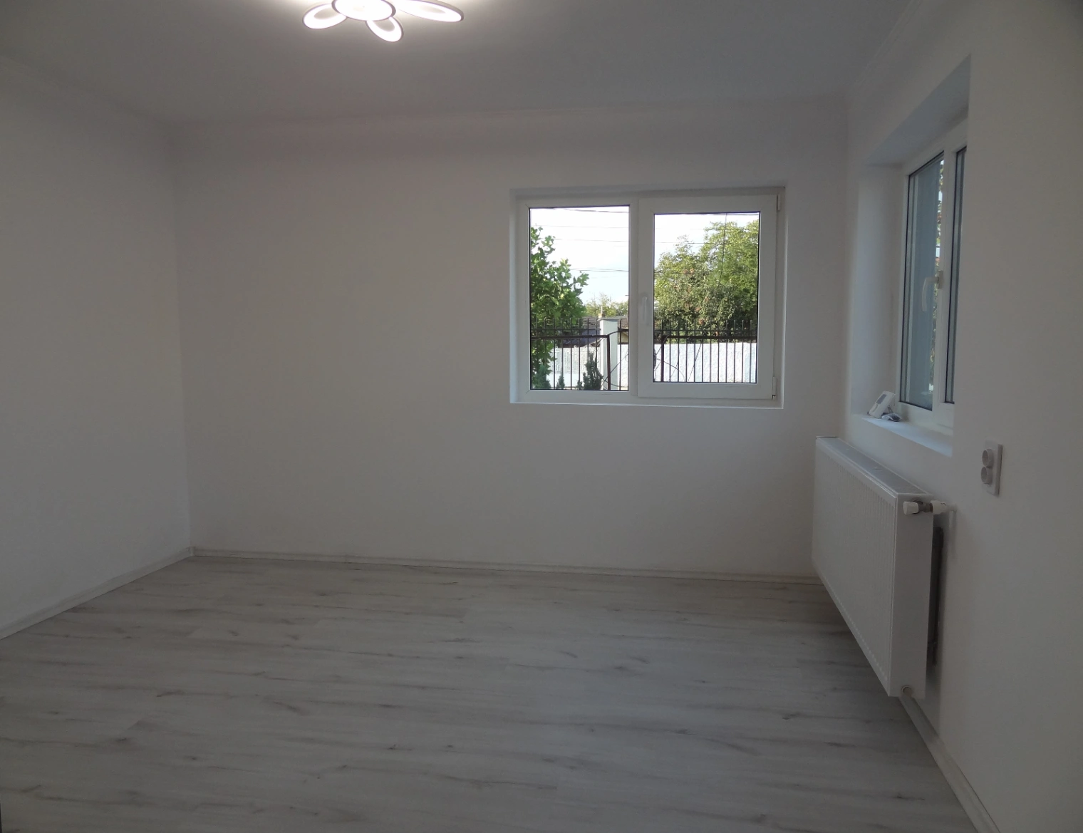PROPRIETAR – Casă individuală renovată, 5 camere, teren 543 mp – Domnești — fotografia 7