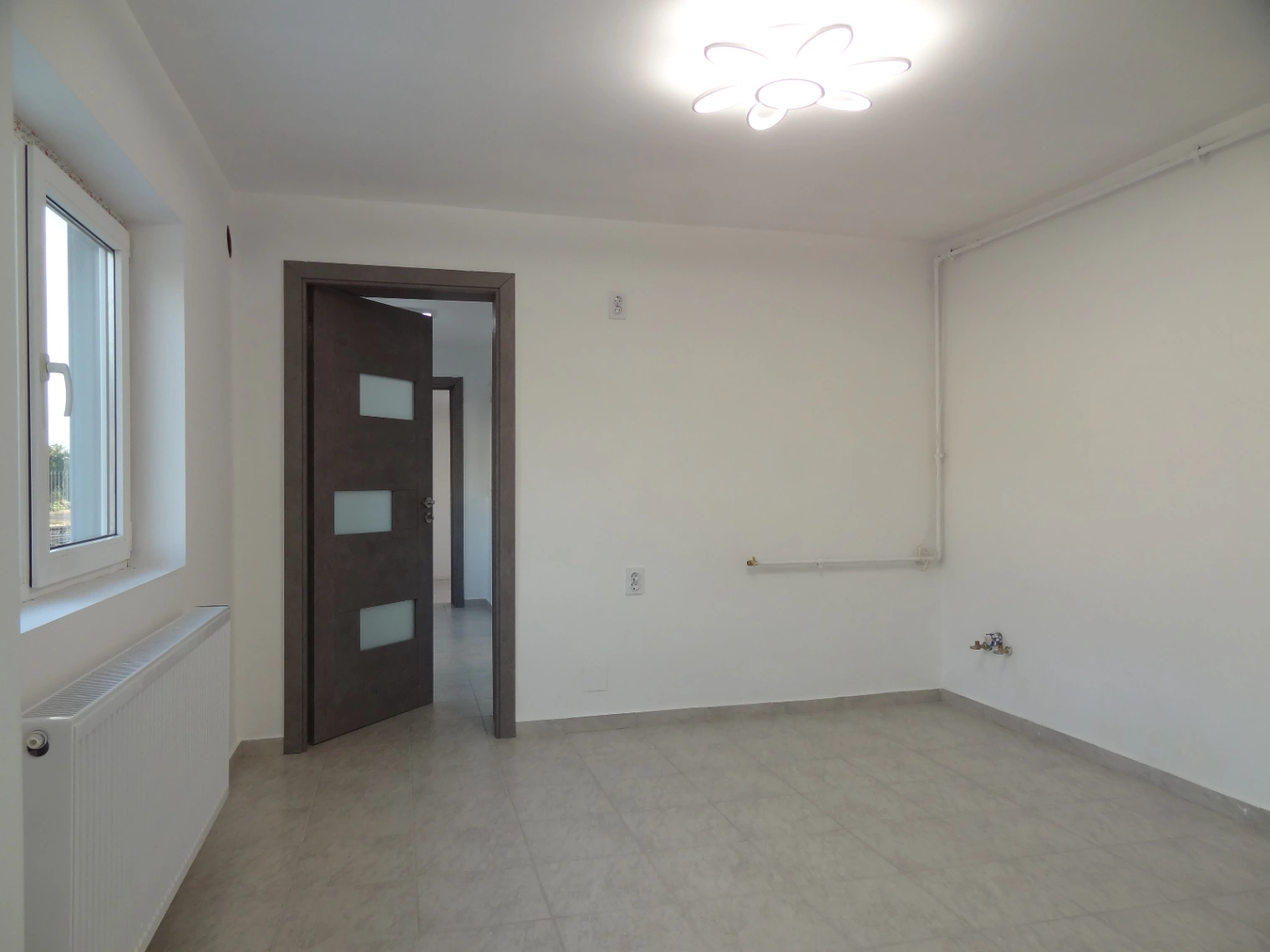 PROPRIETAR – Casă individuală renovată, 5 camere, teren 543 mp – Domnești — fotografia 8