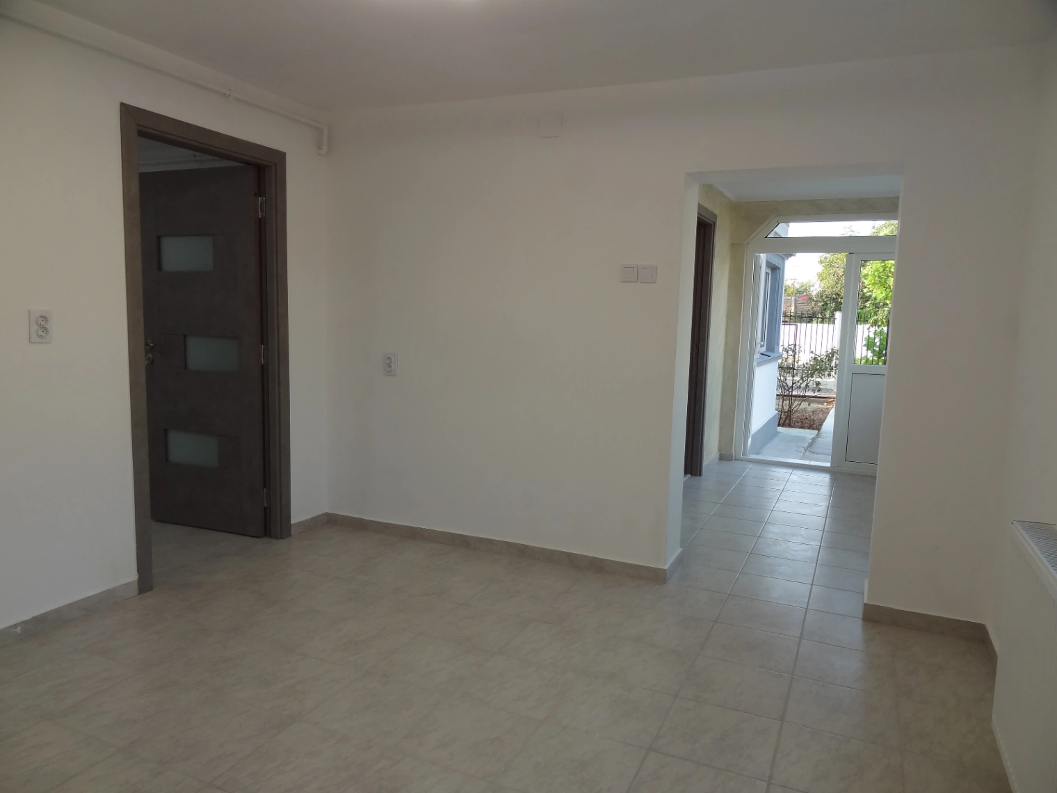 PROPRIETAR – Casă individuală renovată, 5 camere, teren 543 mp – Domnești — fotografia 9
