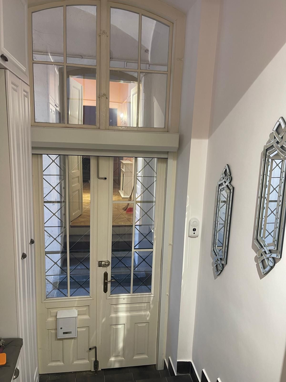 Apartament de lux în inima Oradiei – locație premium lângă Gojdu — fotografia 2