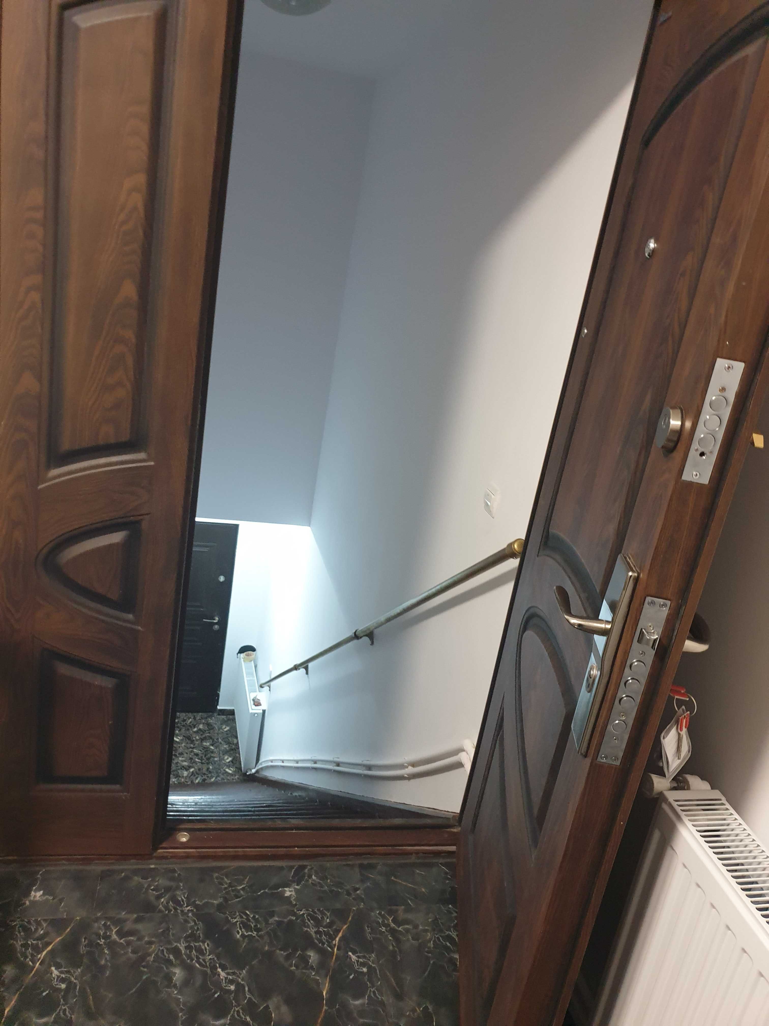 Vand garsoniera in casa nationalizata sector 3 — fotografia 6