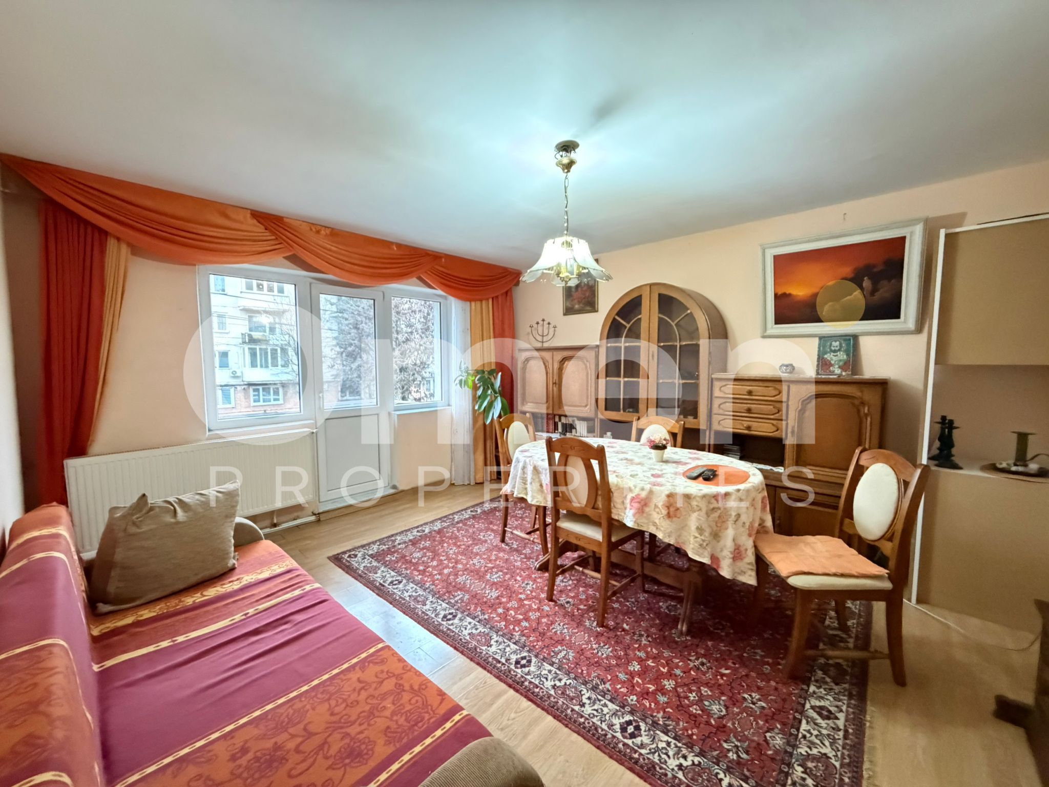 Apartament cu 4 camere, decomandat, etaj intermediar, garaj inclus, Victoriei — fotografia 3
