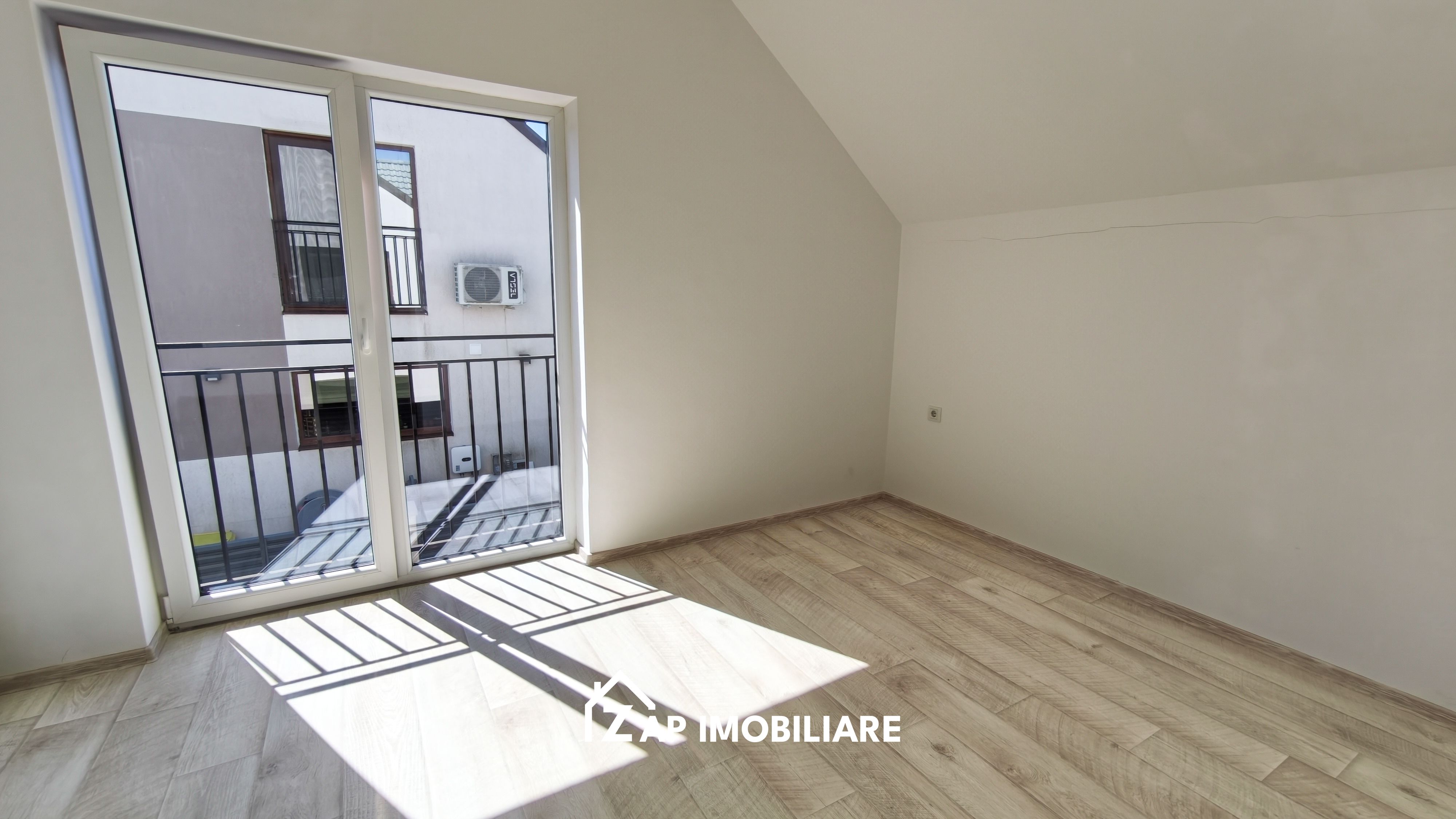 Casă - Strada Budiului - 100 mp Utili - Teren 300 mp - 4 Camere — fotografia 11