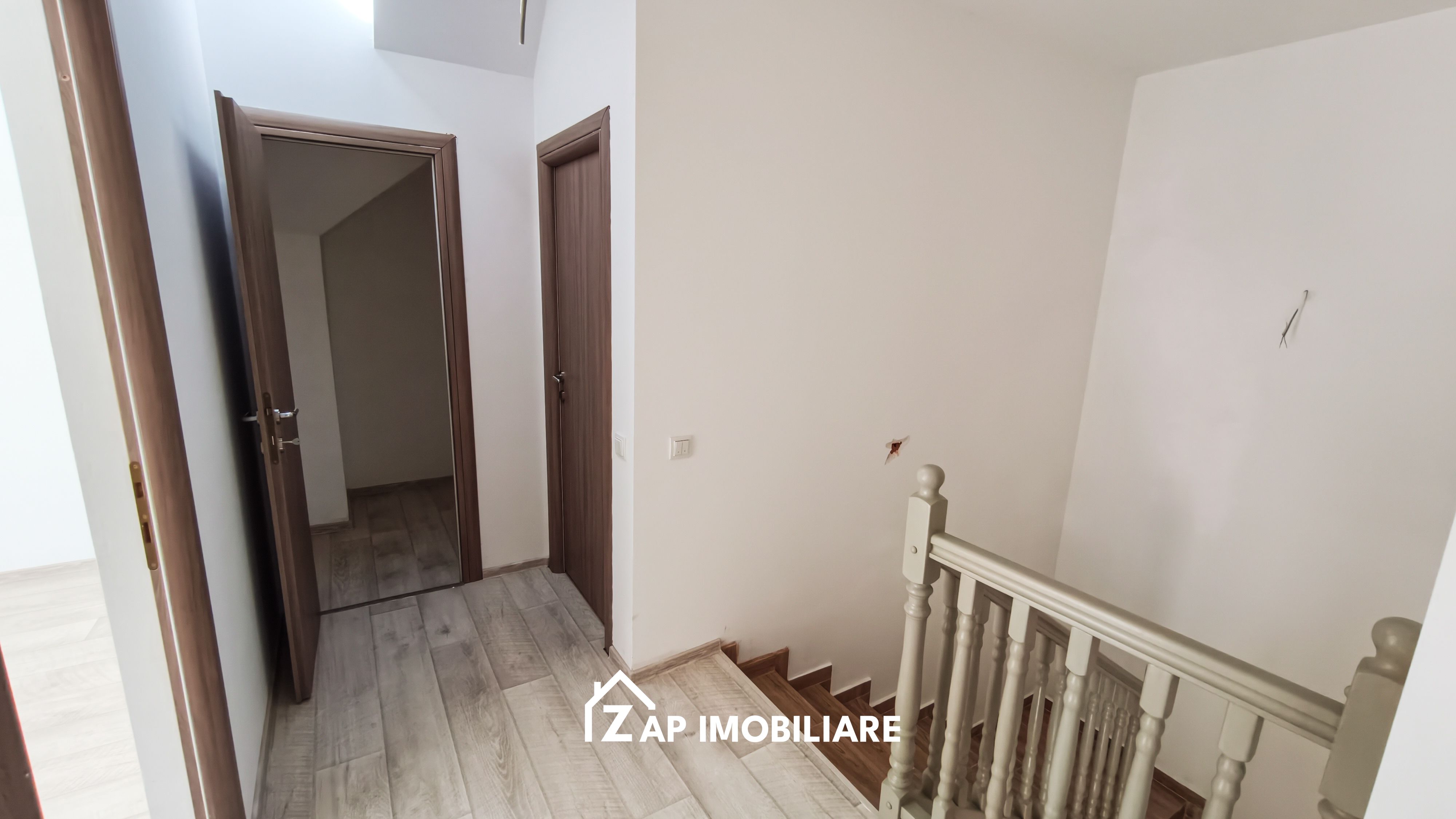 Casă - Strada Budiului - 100 mp Utili - Teren 300 mp - 4 Camere — fotografia 17