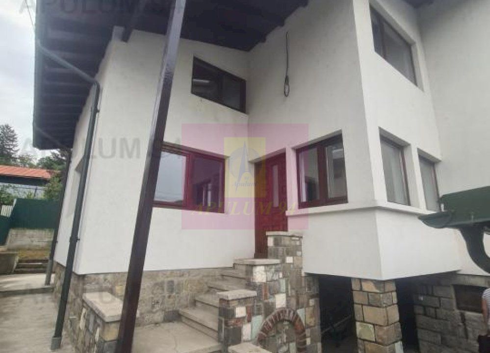 Vilă de vânzare în Comarnic — fotografia 3