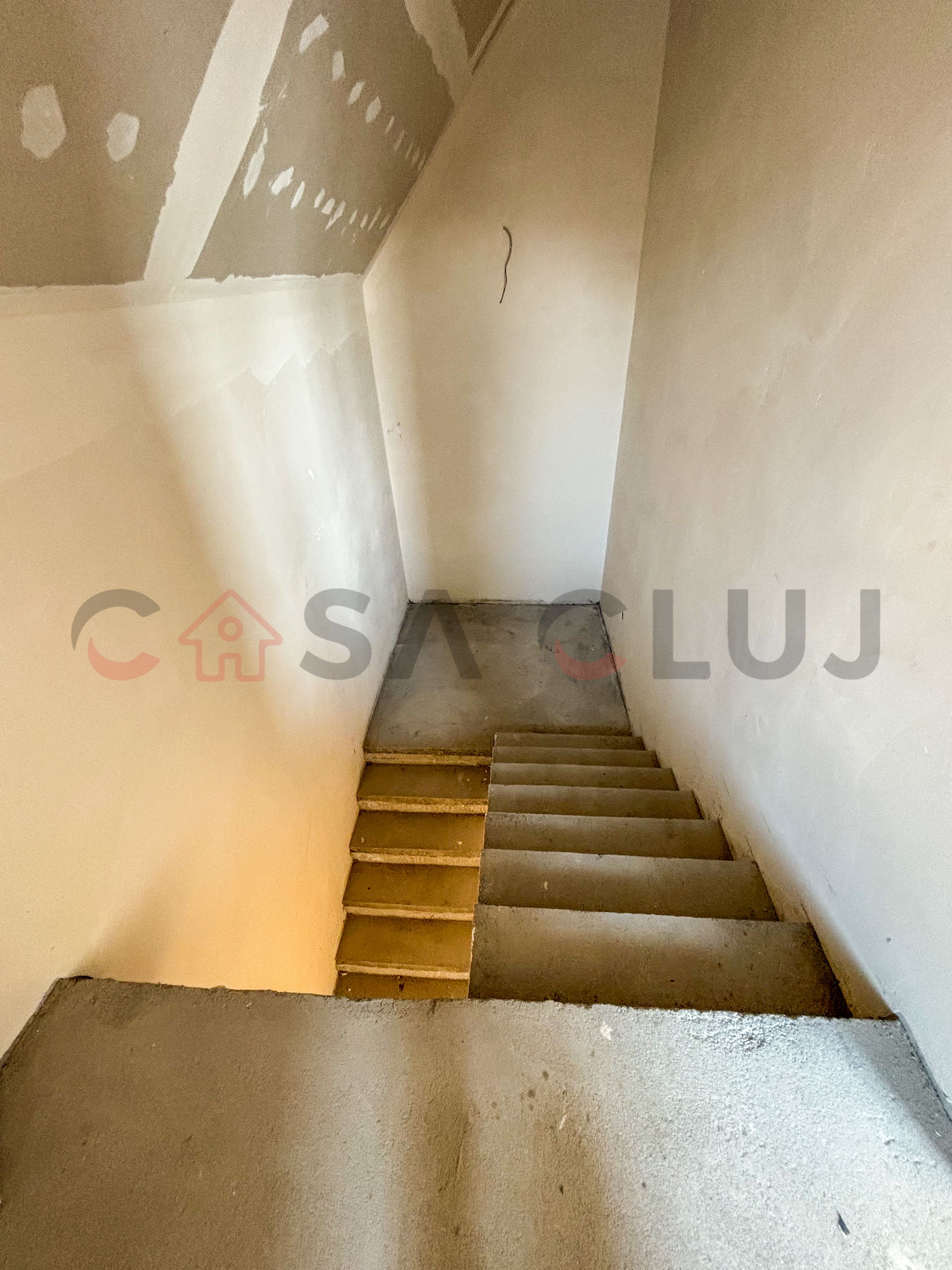 Duplex Semifinisat 2025 - Dambul Rotund - Zona Linistita — fotografia 5