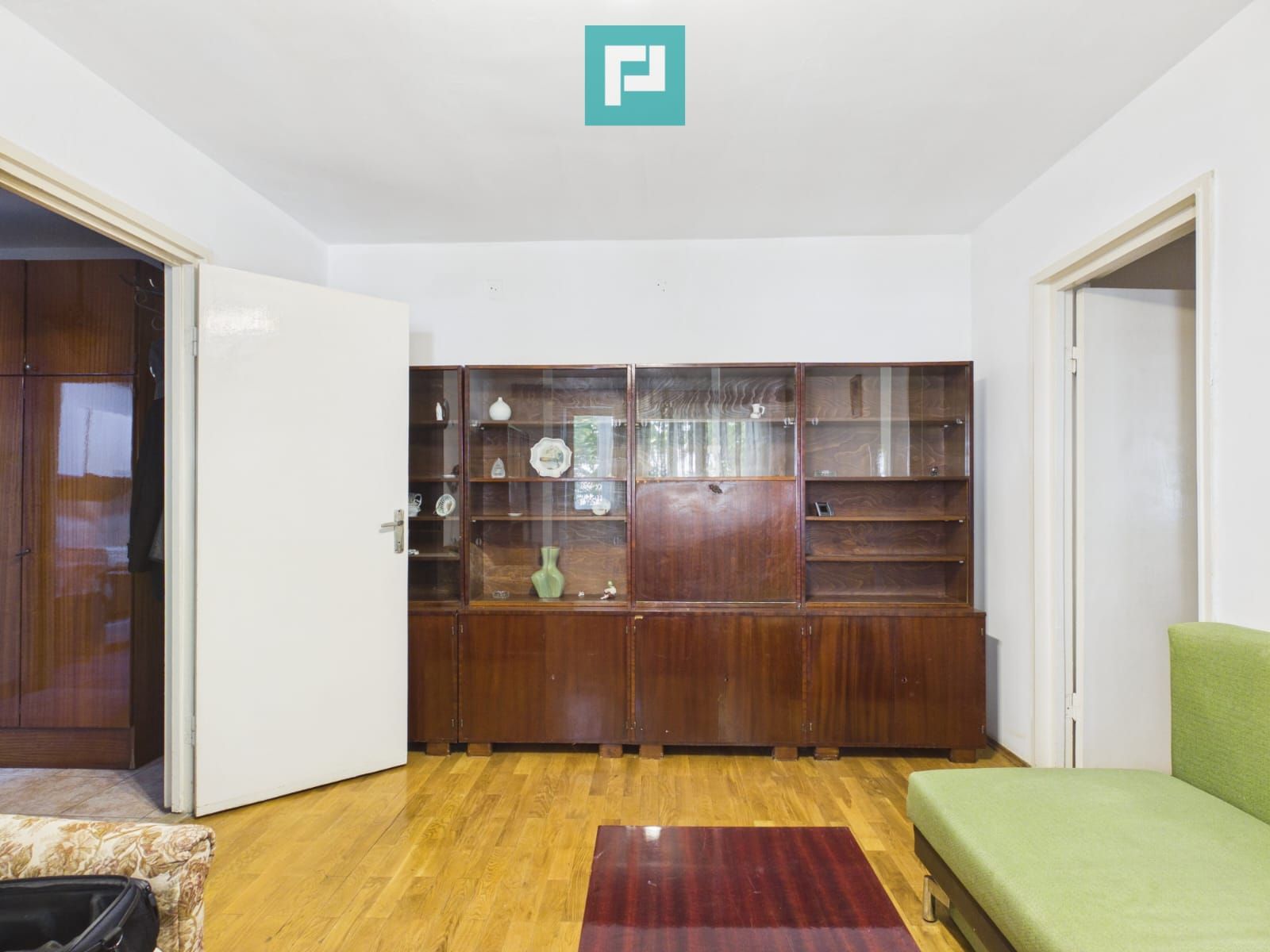 APARTAMENT 2 CAMERE LA PARTER, GRĂDIȘTE — fotografia 3