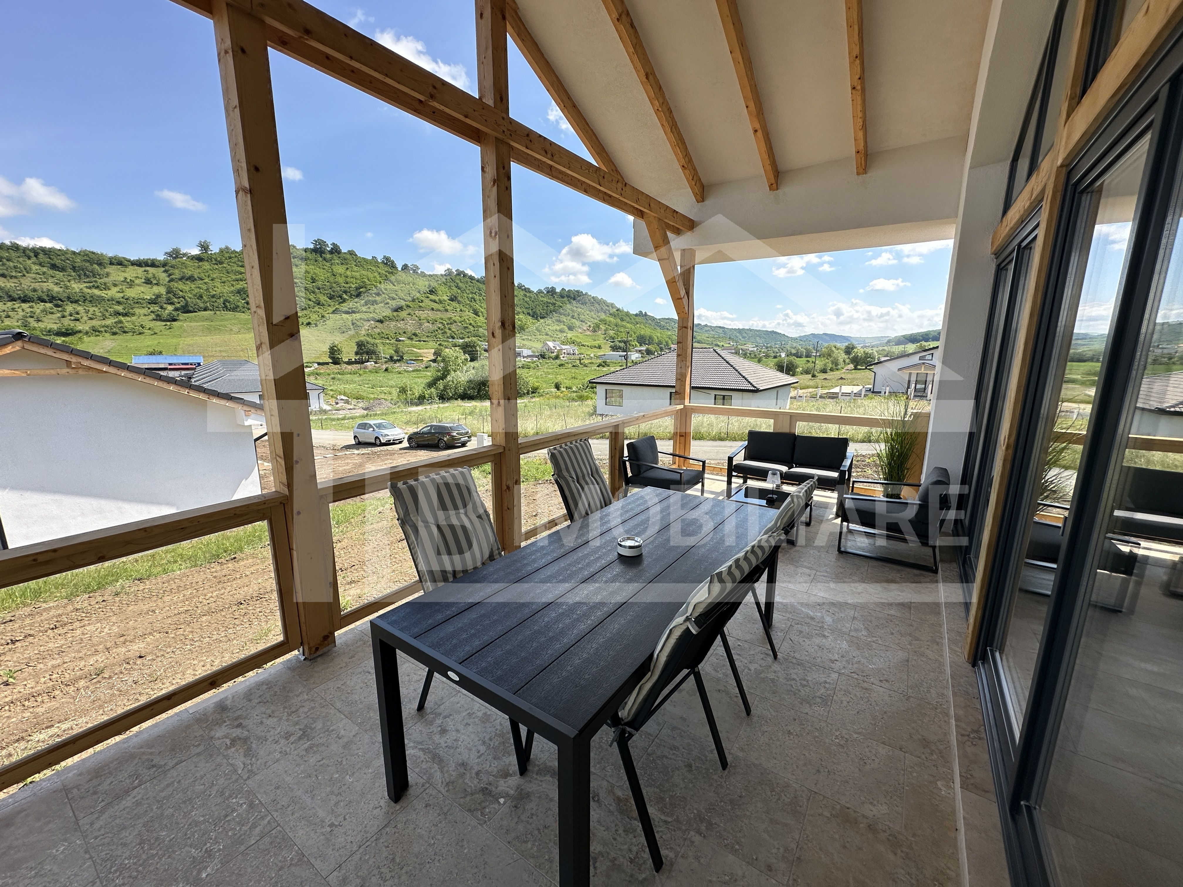 Casa individuala, 4 camere, 300mp, Zona Livezeni — fotografia 7