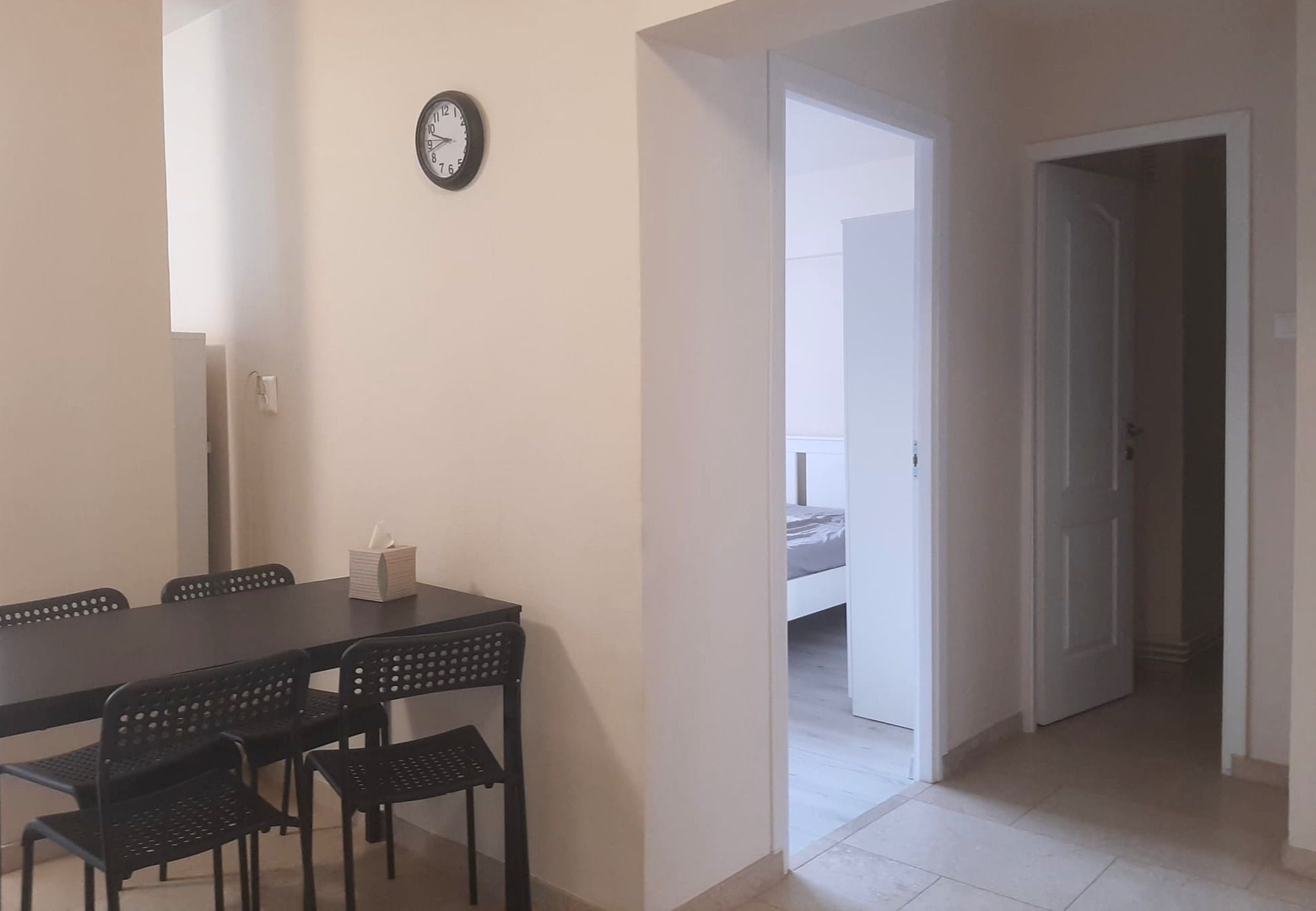 Vanzare 3 camere complet renovat zona pietonala Racadau — fotografia 10