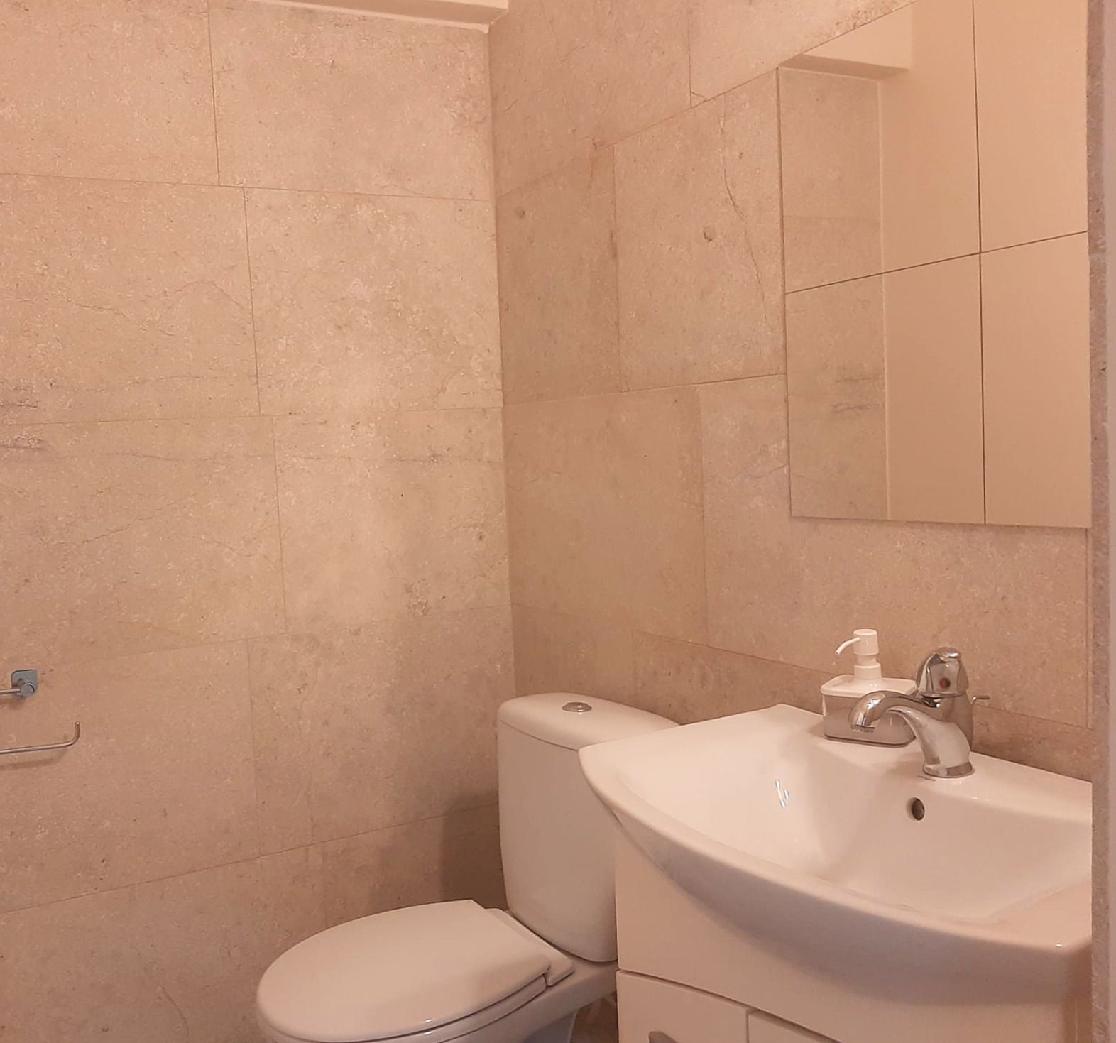 Vanzare 3 camere complet renovat zona pietonala Racadau — fotografia 13