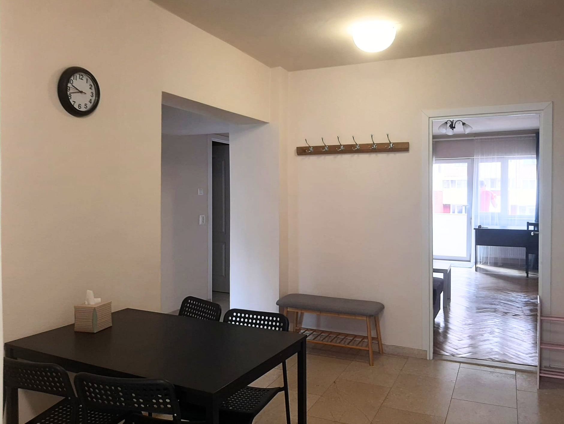 Vanzare 3 camere complet renovat zona pietonala Racadau — fotografia 18