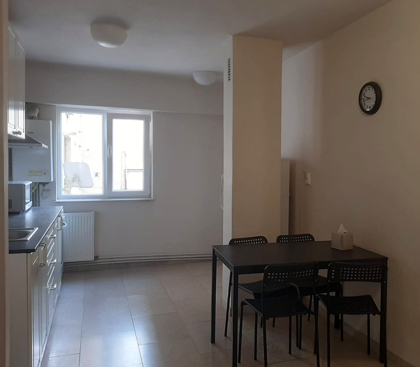 Vanzare 3 camere complet renovat zona pietonala Racadau — fotografia 9