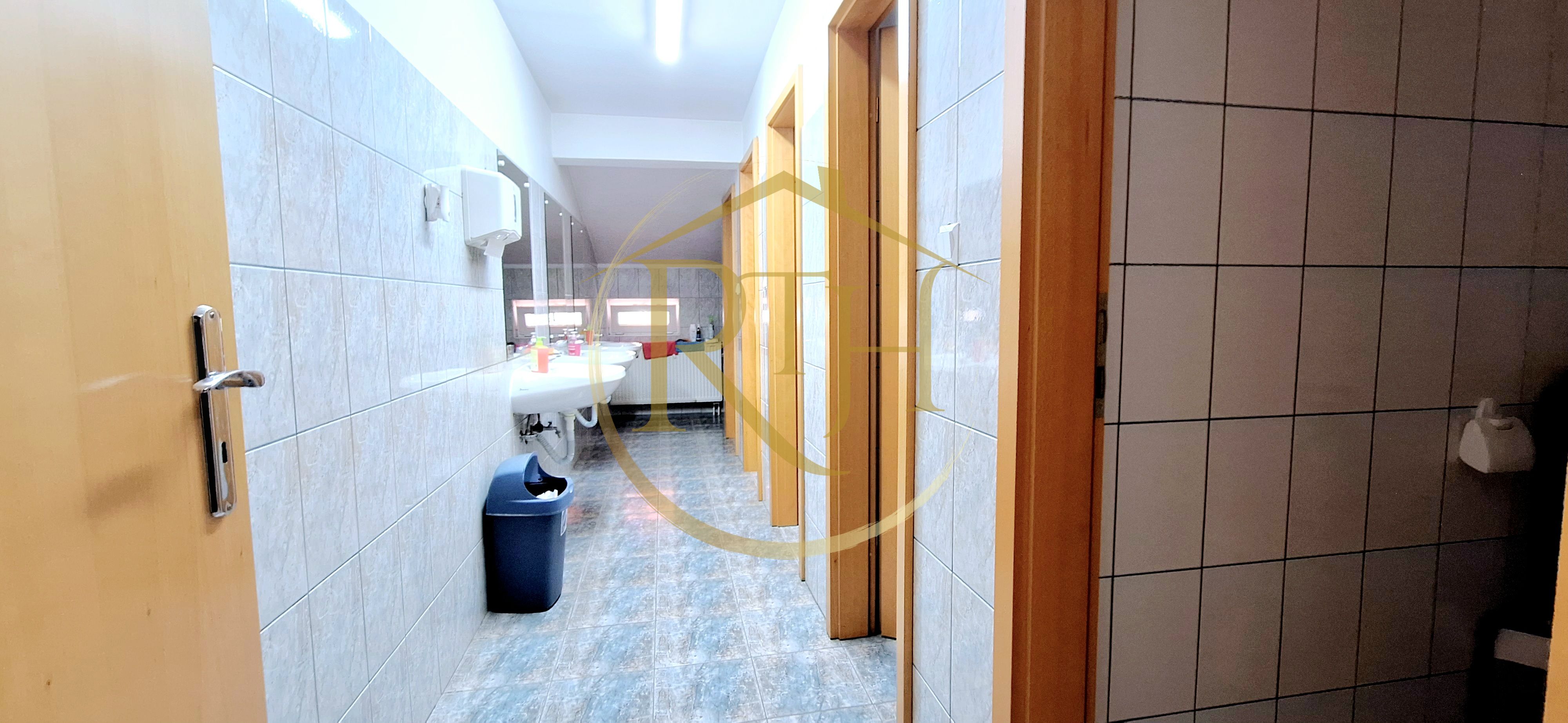 Oferim spre inchiriere spatii pentru birouri, zona Soarelui, Parcare privata — fotografia 18