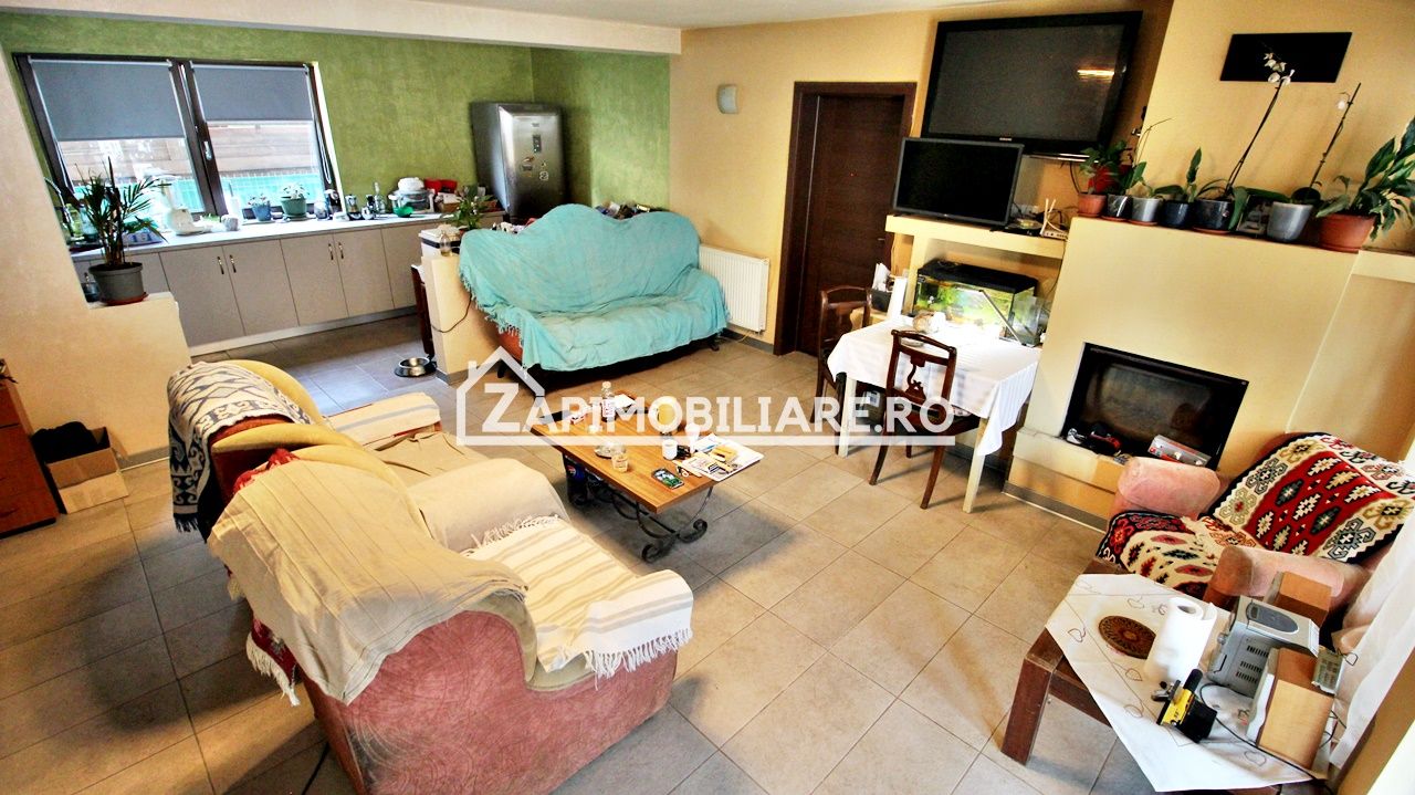 Casa 5 camere,250 mp,660 mp teren, cartier 7 Noiembrie,zona Sudului, — fotografia 2