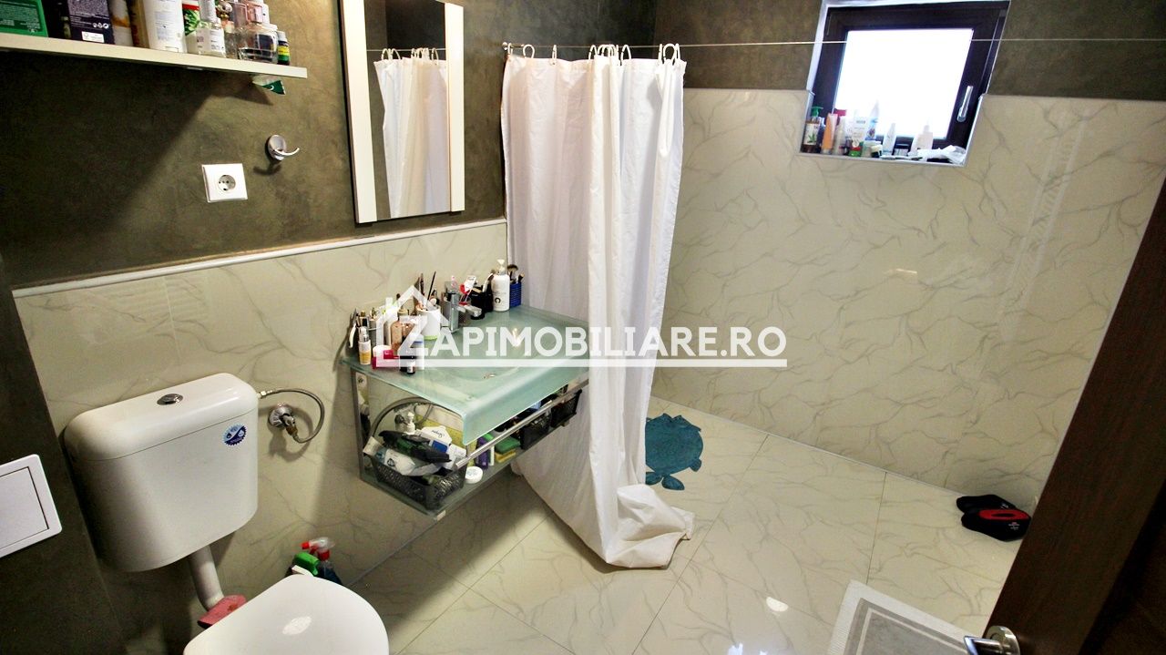 Casa 5 camere,250 mp,660 mp teren, cartier 7 Noiembrie,zona Sudului, — fotografia 6