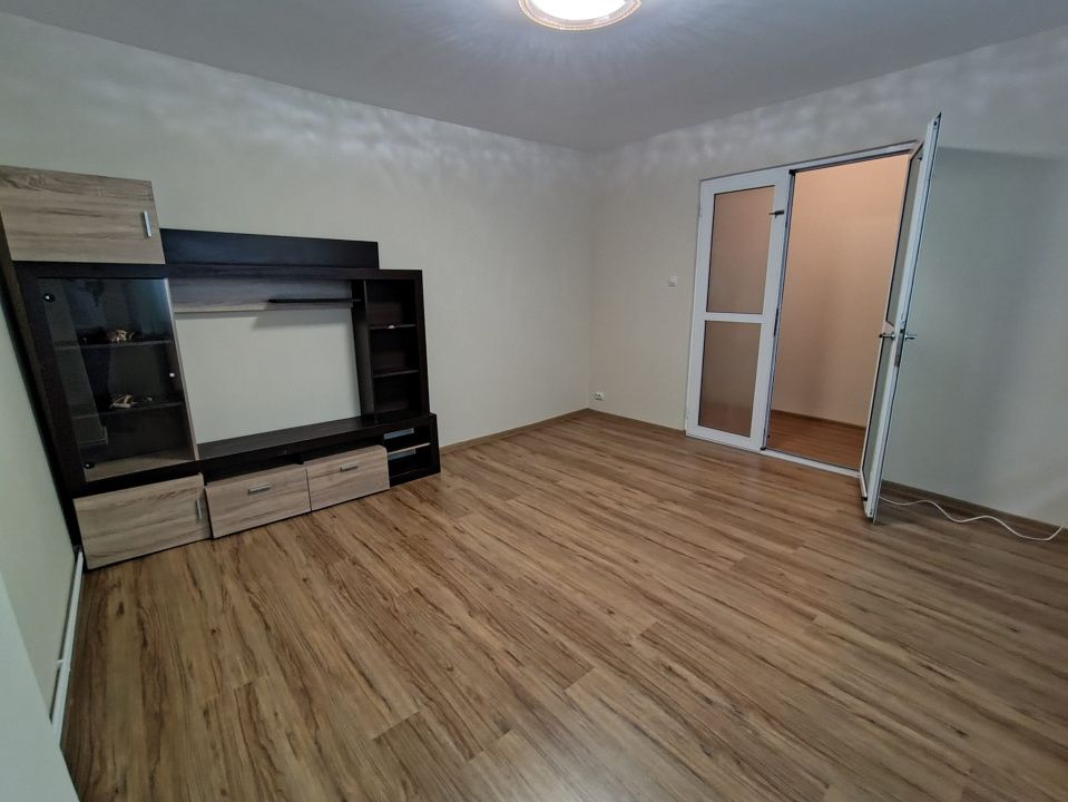 Apartament PĂCURARI, 3 camere decomandat 60 mp utili, anul 2008