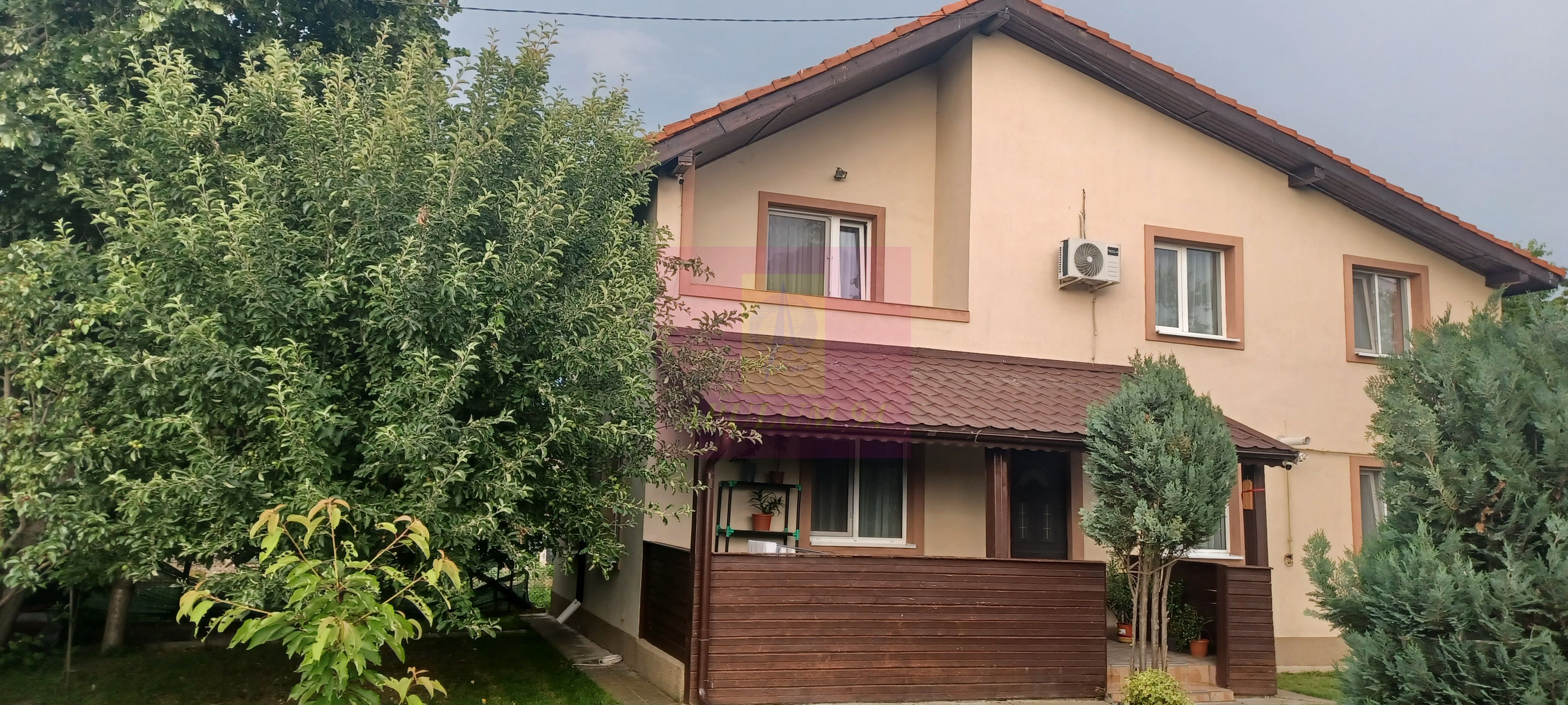Săbăreni, casă 2009, P+1, terasă, garaj, curte 315 mp — fotografia 3