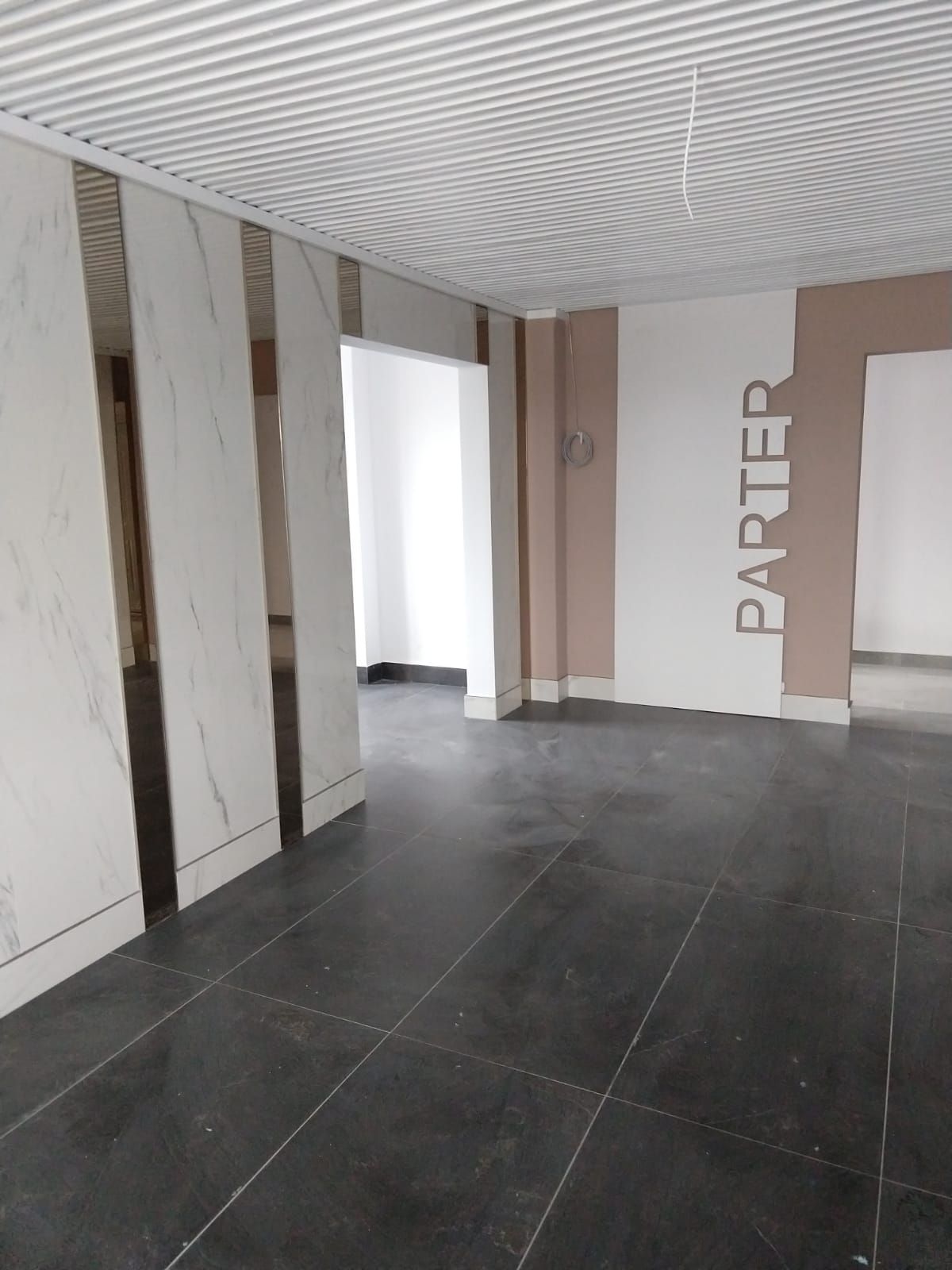 Camin de nefamilisti 98 camere Ploiesti Mihai Bravu - renovat - mobilat - utilat — fotografia 10