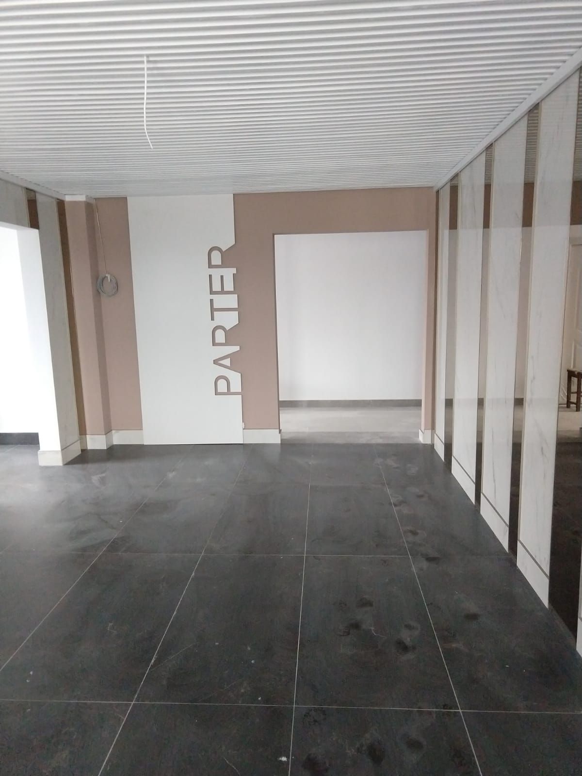 Camin de nefamilisti 98 camere Ploiesti Mihai Bravu - renovat - mobilat - utilat — fotografia 11