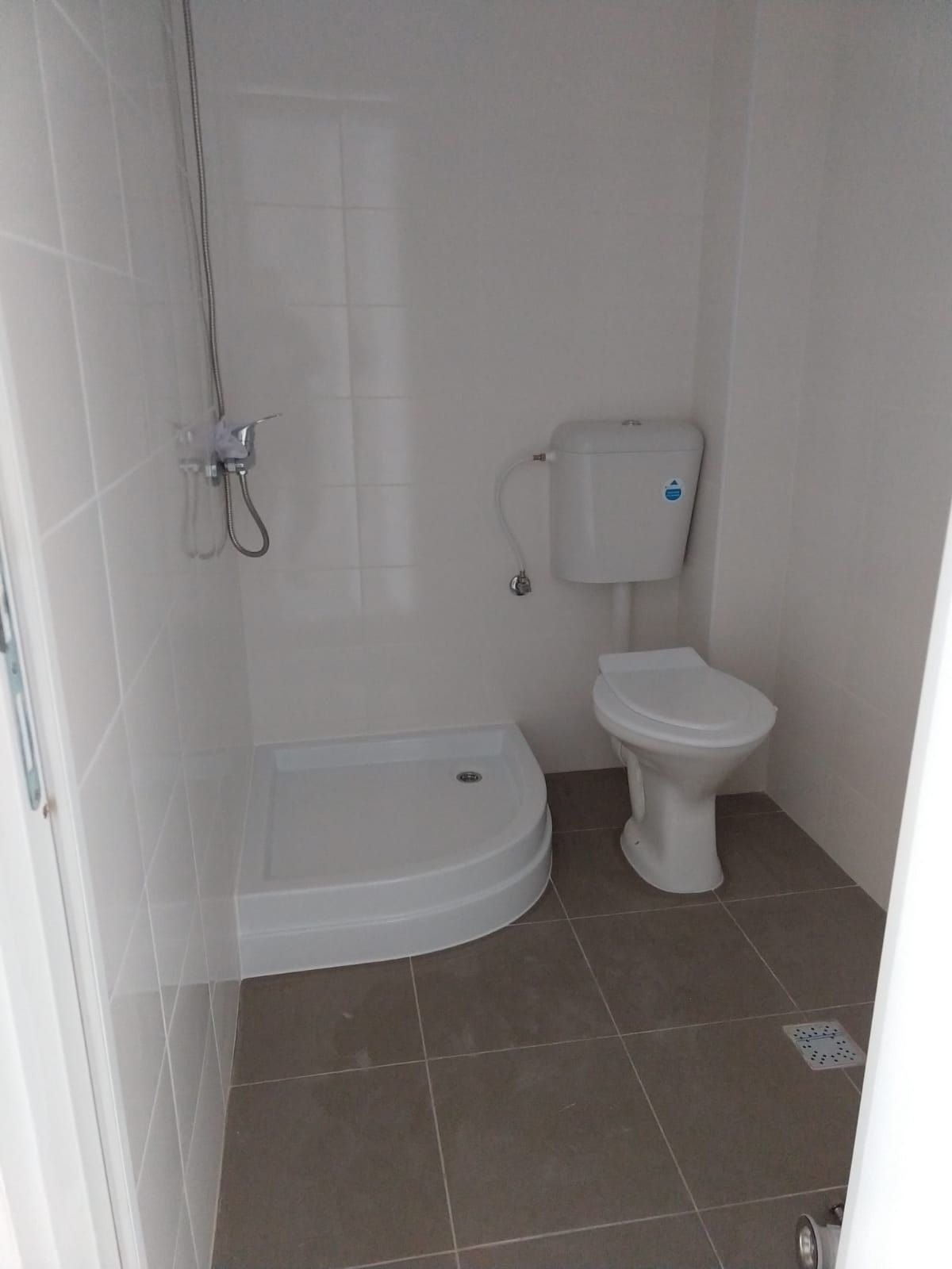 Camin de nefamilisti 98 camere Ploiesti Mihai Bravu - renovat - mobilat - utilat — fotografia 12