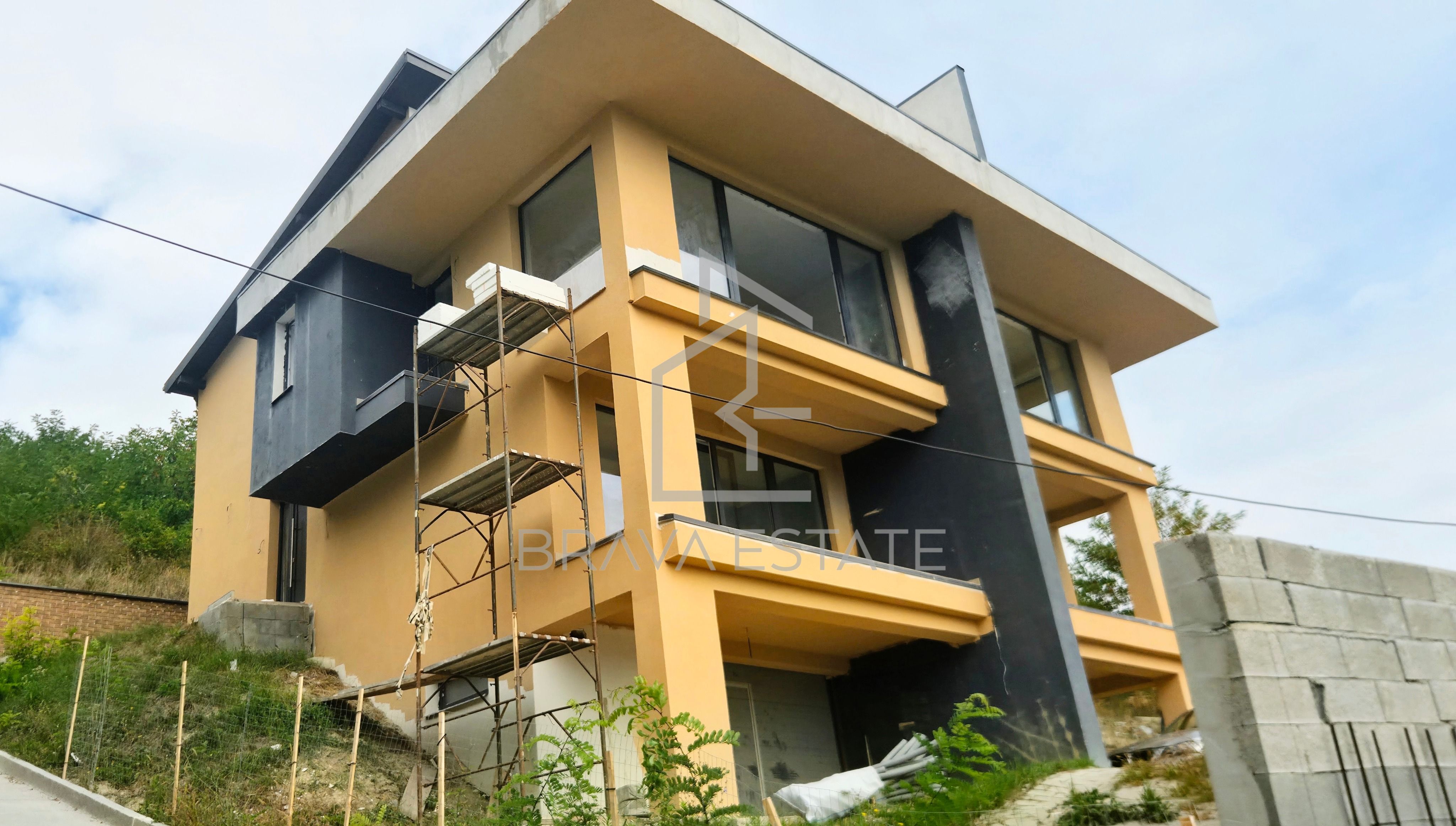 Duplex finisat, 170 mp, teren 250mp, 4 camere, 2 băi, 2 terase, Grigorescu — fotografia 2