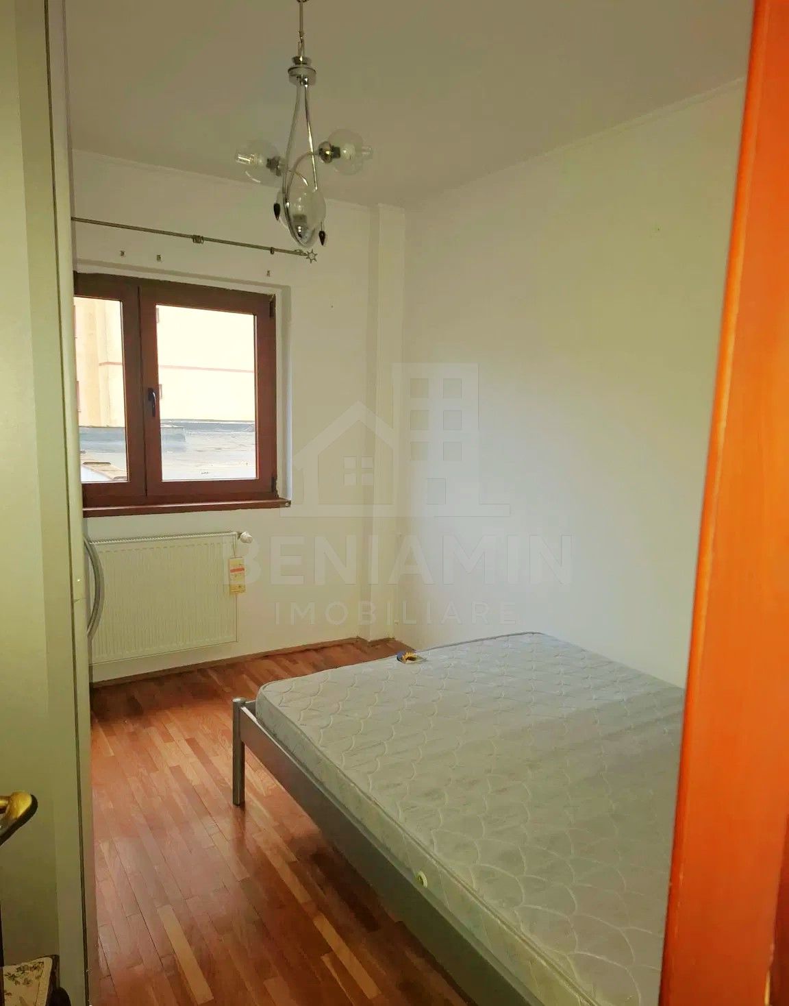 4 Camere - 80mp Etaj 1 Centrala - Loc de Parcare -  Zona Triaj-Harman — fotografia 5