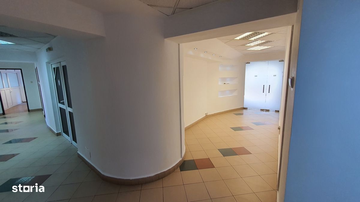 Spatiu birouri de vanzare in Piata Unirii, blocul Sitraco, 1100 mp — fotografia 5