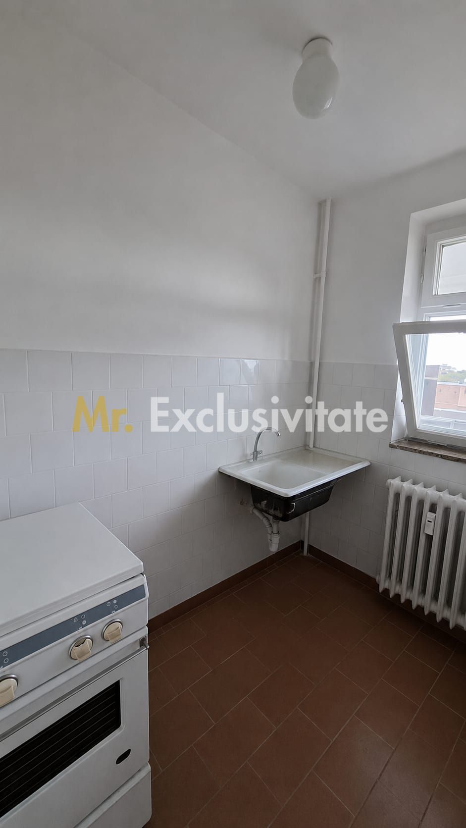Garsoniera Craiovei etaj intermediar in bloc de apartamente — fotografia 5