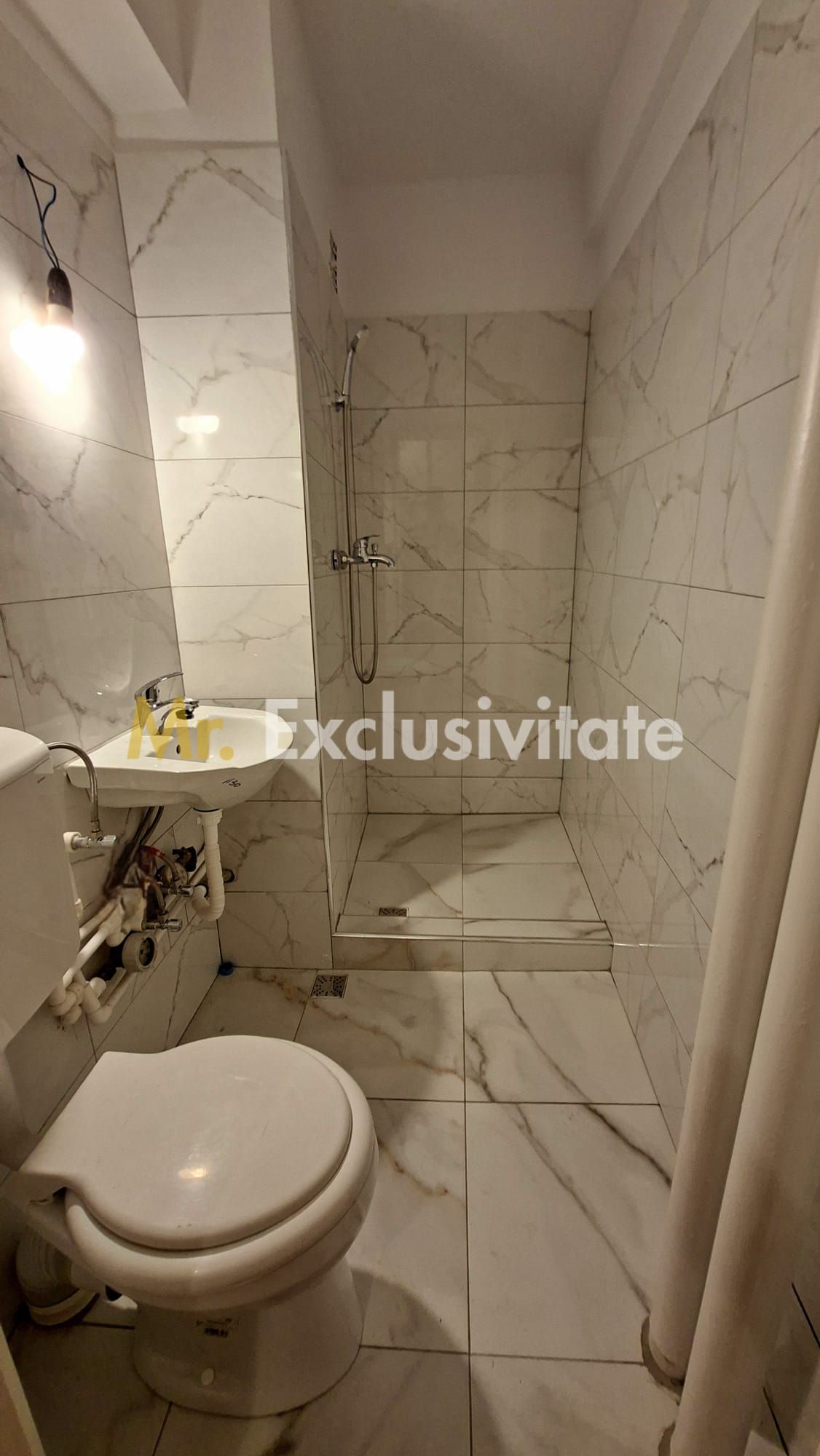 Garsoniera Craiovei etaj intermediar in bloc de apartamente — fotografia 7